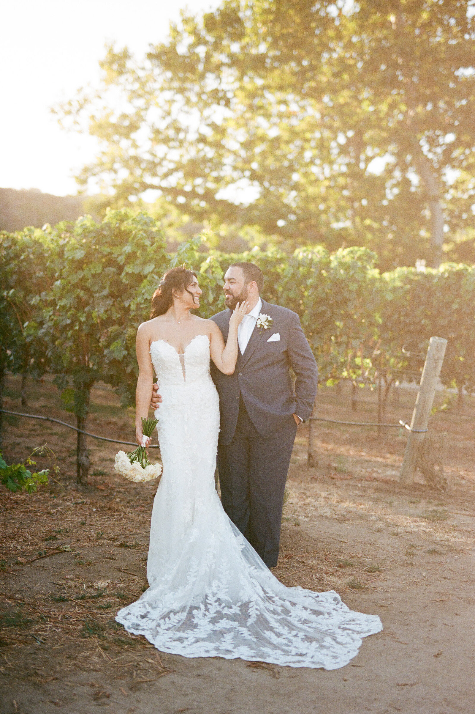 35mm Film Wedding Photography-091-731130040025