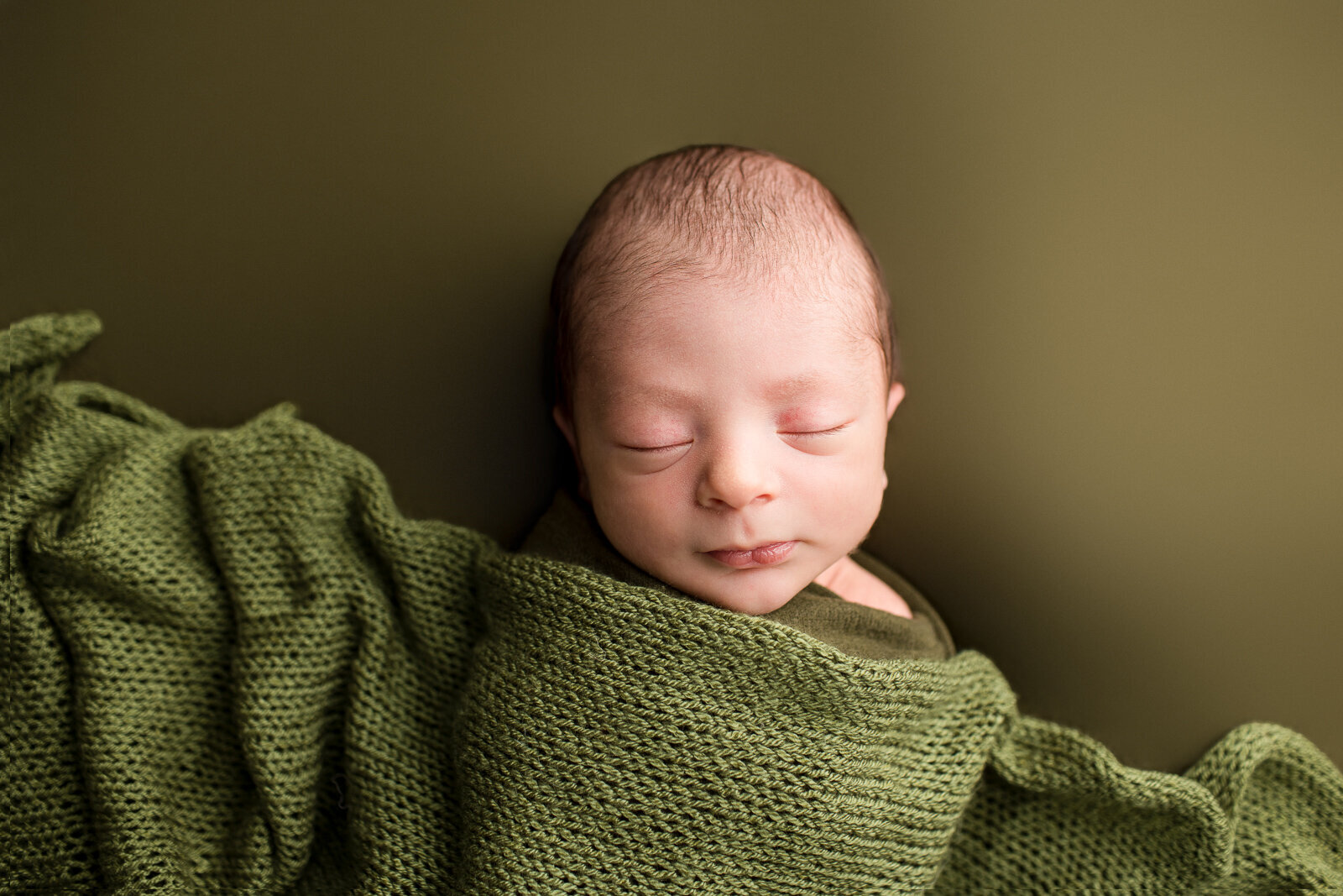 In-home_newborn_lifestyle_photography_session_baby_boy_Lexington_KY_photographer-2