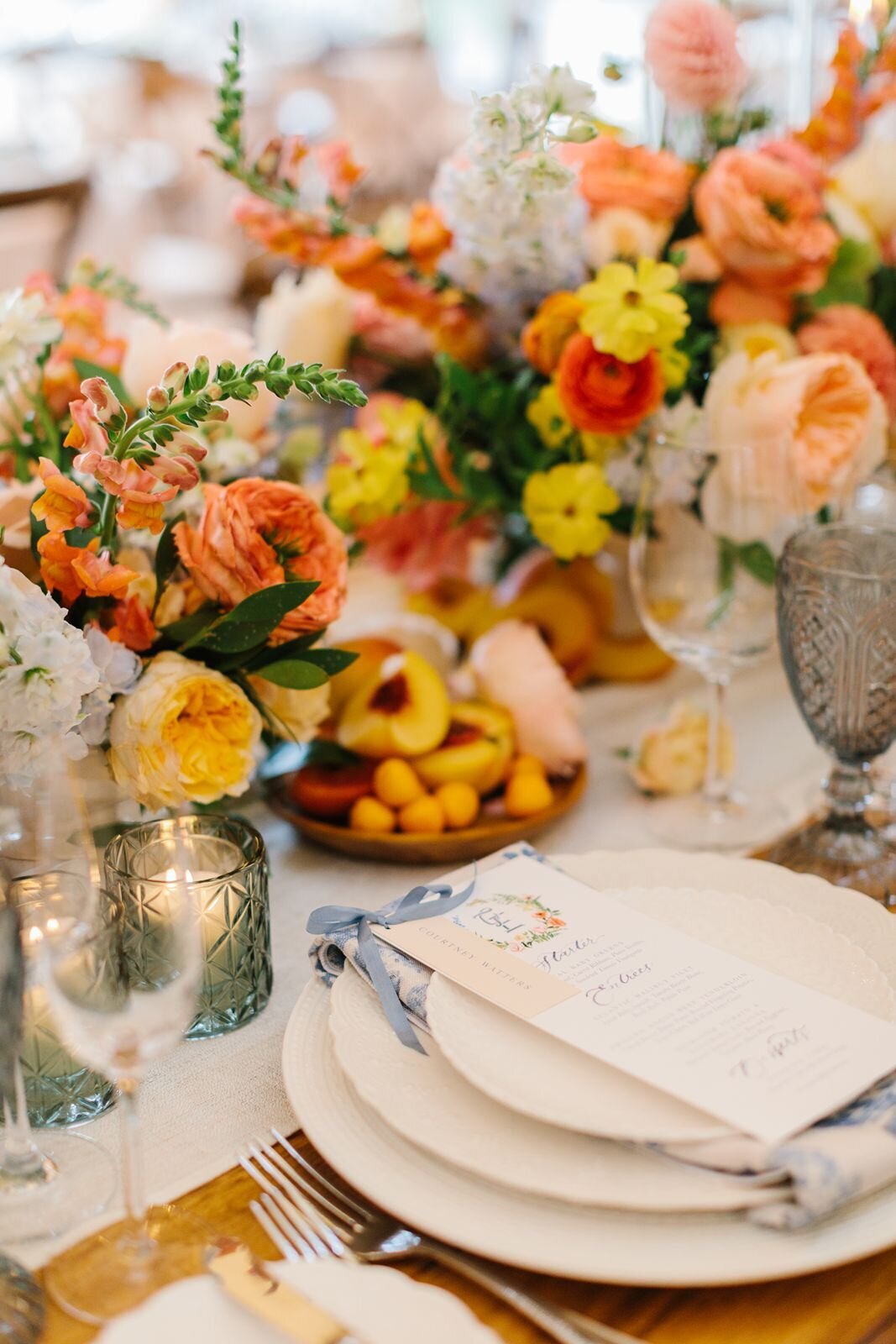 leila-james-events-newport-rhode-island-luxury-wedding-planner-castle-hill-inn-venue-erin-mcginn-wedding-photographer-bright-florals-CH0602 copy
