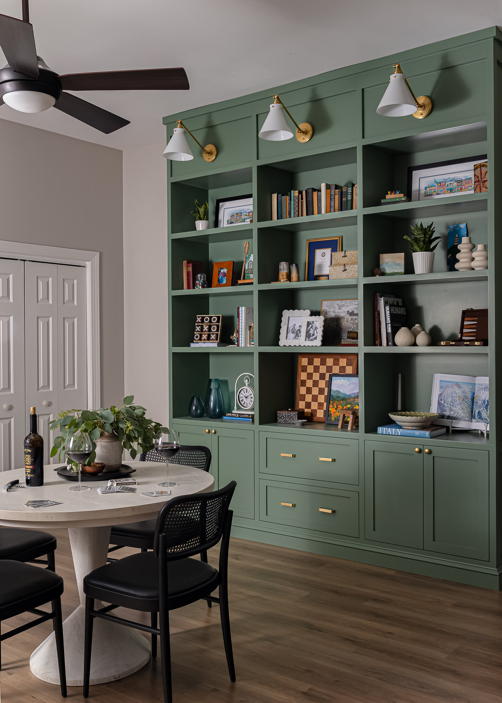 melinda chesson interiors green built ins eating area