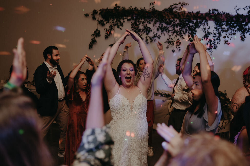 KamiharaWedding_MachiasMeadowsSnohomishWA_AshleyVanderveldePhotography-837