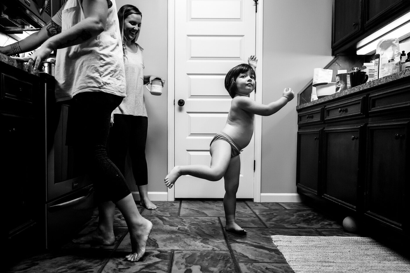 family photographer, columbus, ga, atlanta, documentary, photojournalism, little girl dancing kitchen_0906