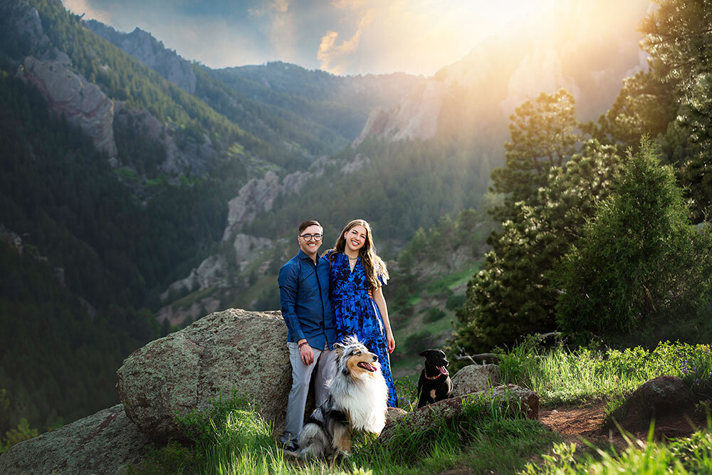 engagement-portrait-couple-best-colorado-mountain-view-incredible-breathtaking-two-dogs-black-collie-lab-boulder-sunset-romantic-dreamy