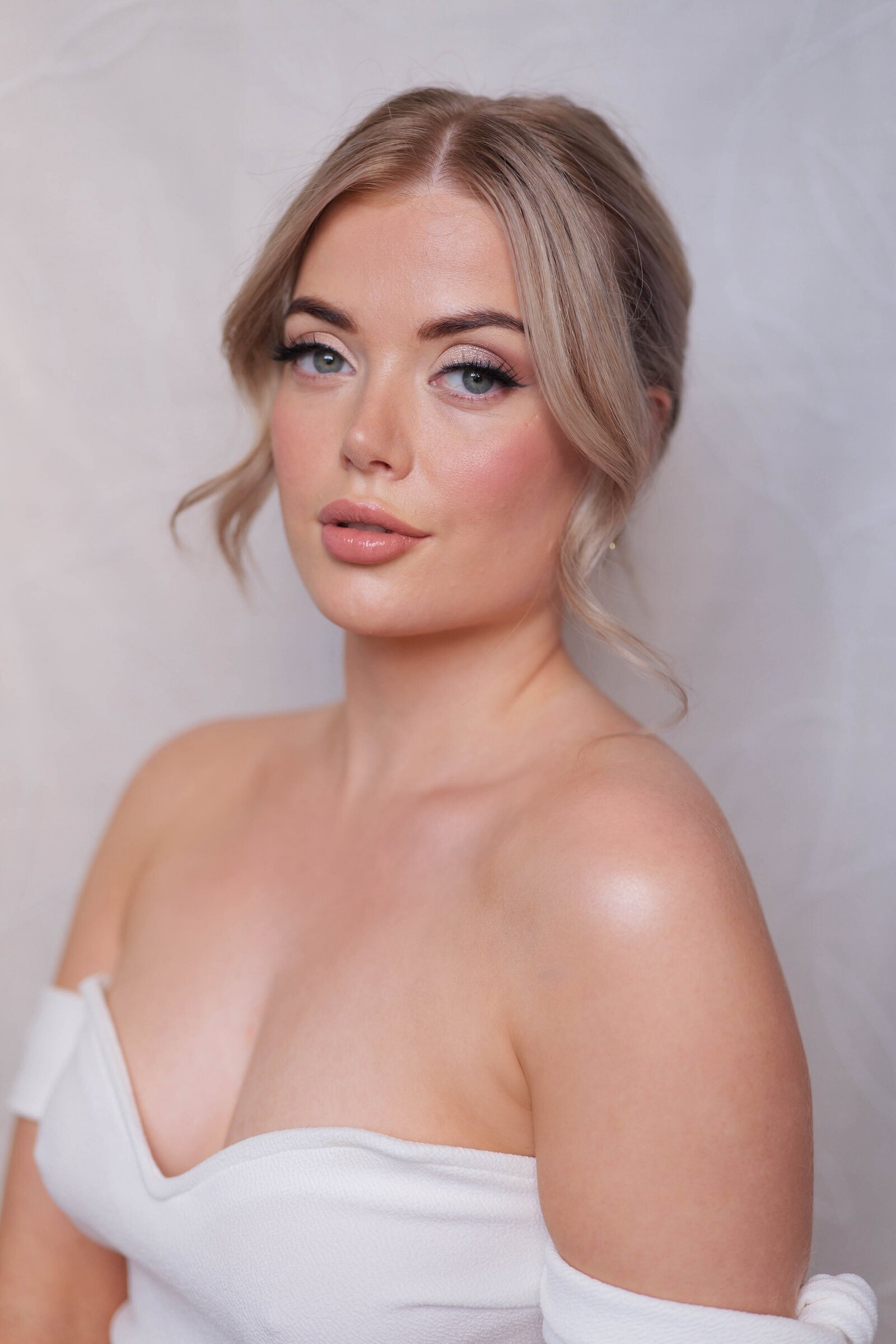 BRIDES BY DEMI NUDE SMOKY ROSE ELEGANT BRIDAL MAKEUP 16