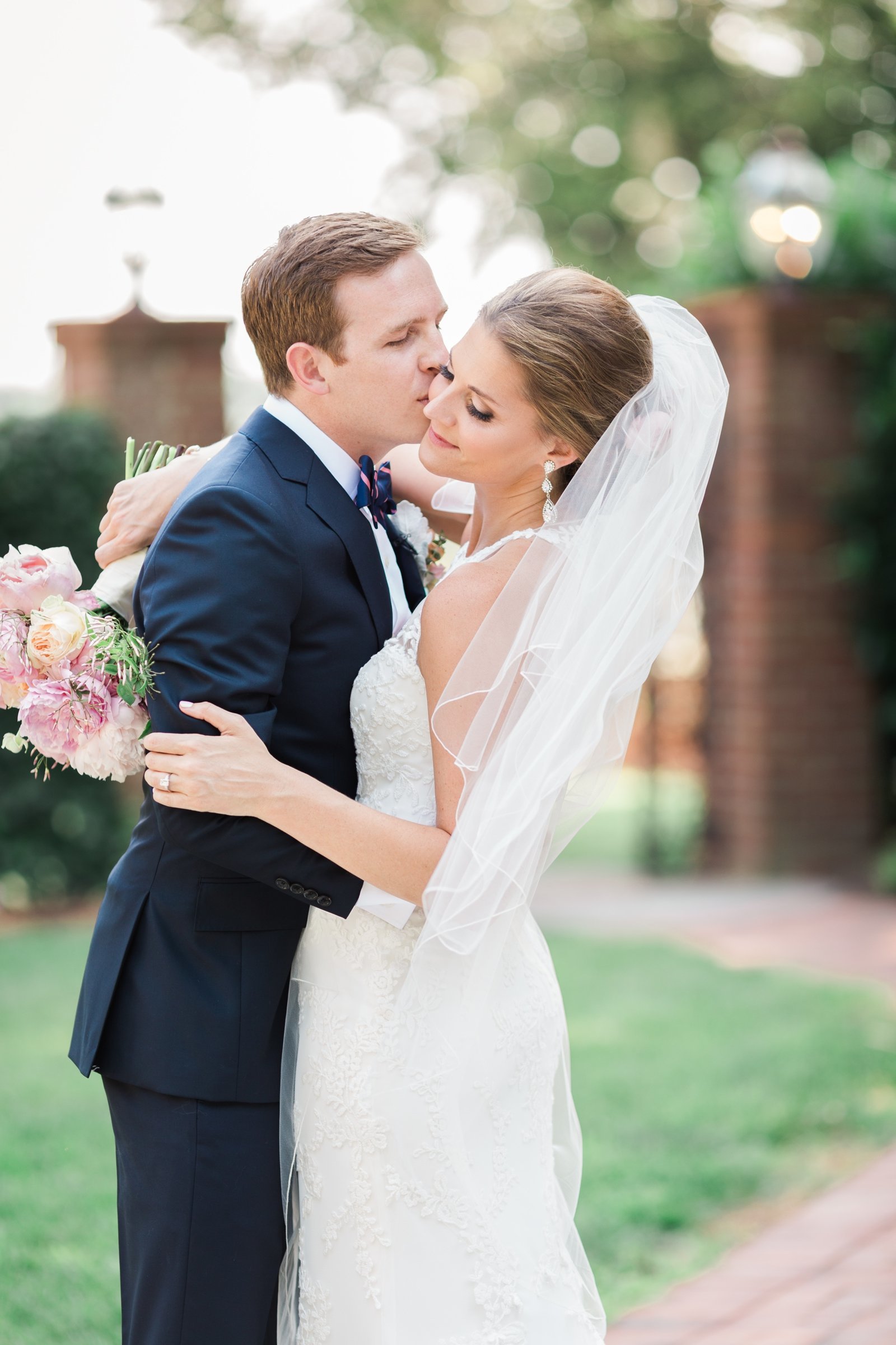 i-pink-floral-va-estate-wedding_1620