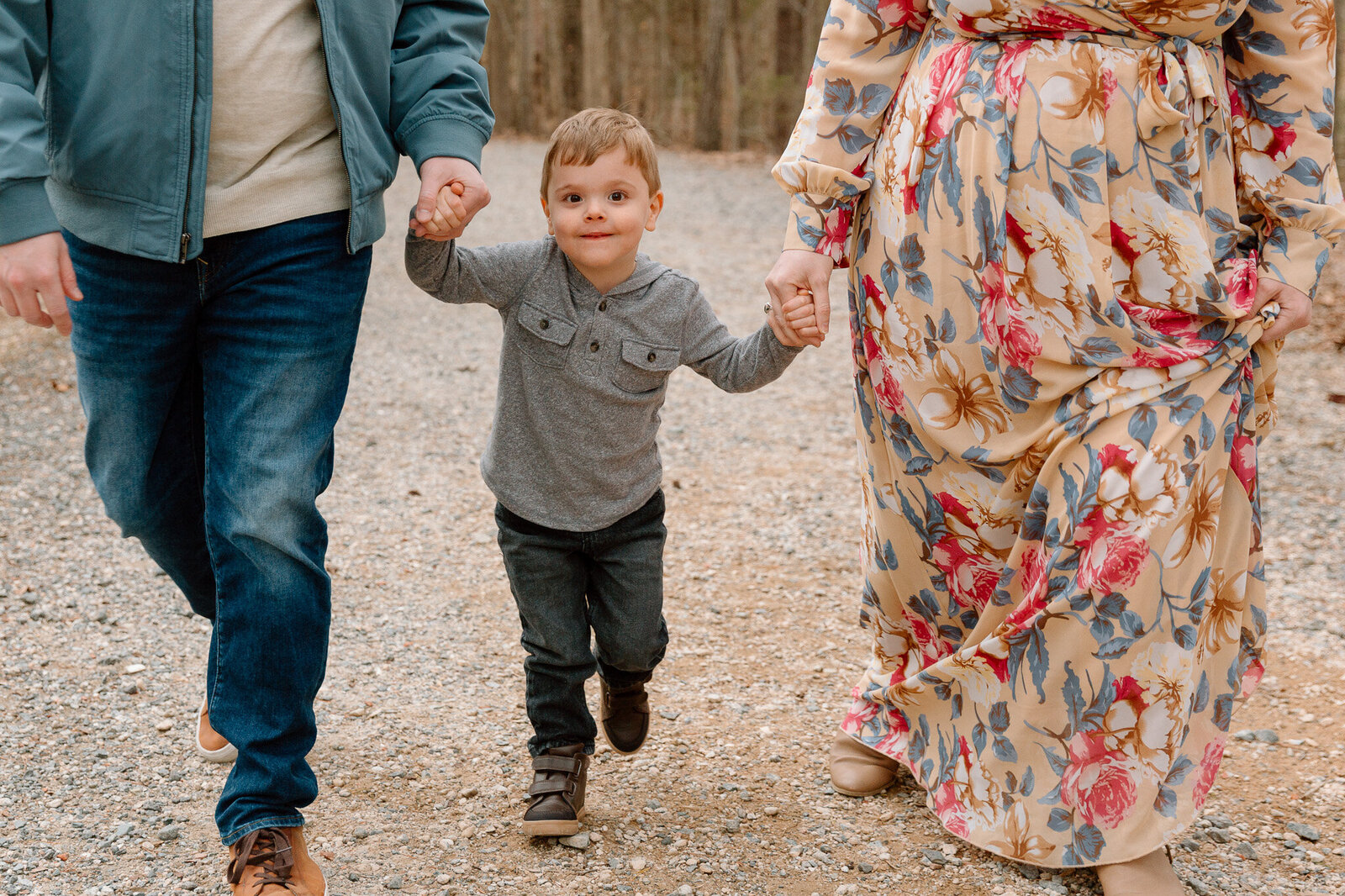 mcdowell-nature-preserve-maternity-photos-lake-nature (1)