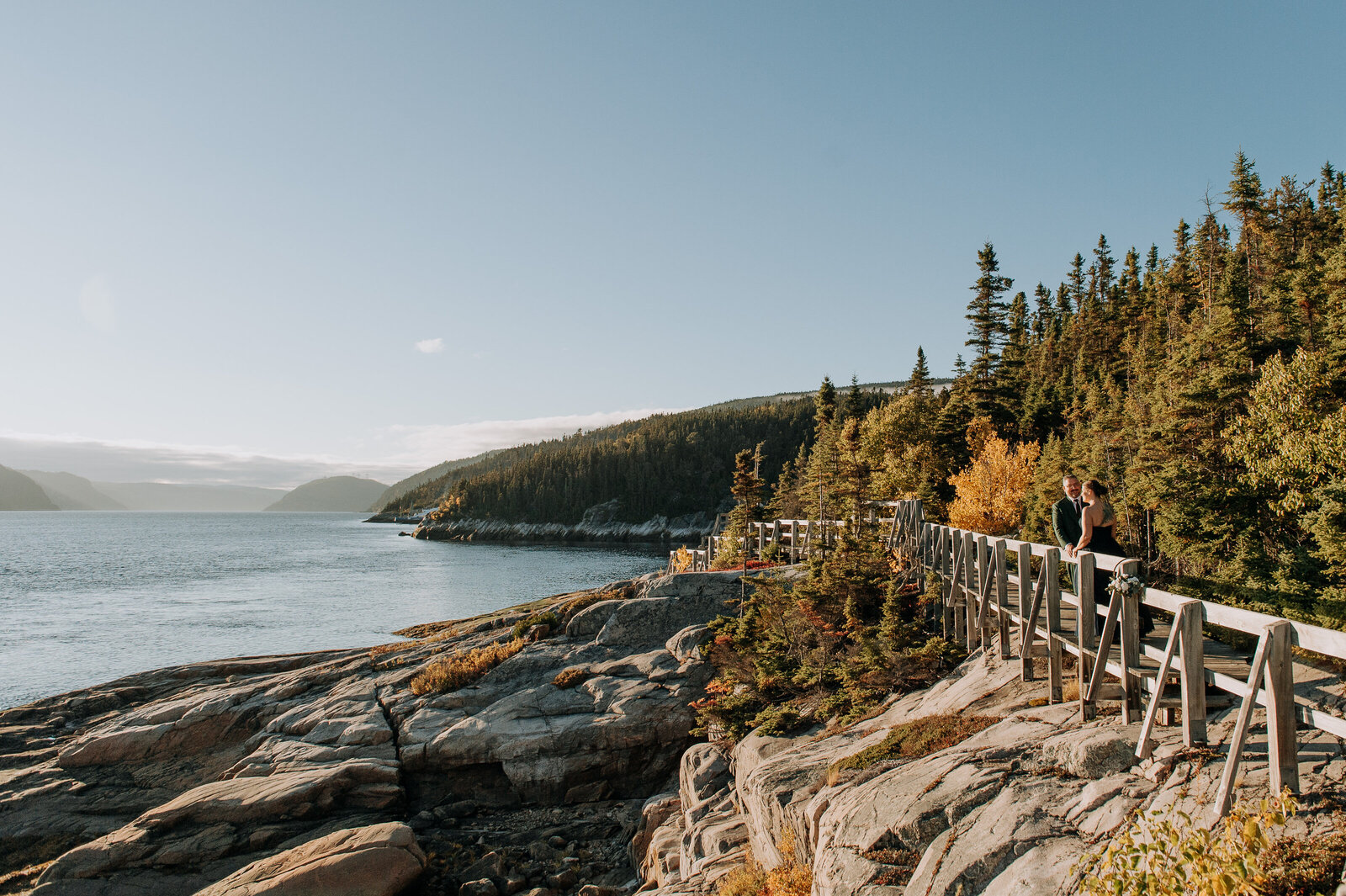 love-is-nord-photographe-mariage-intime-elopement-wedding-tadoussac-fjord-du-saguenay-0007