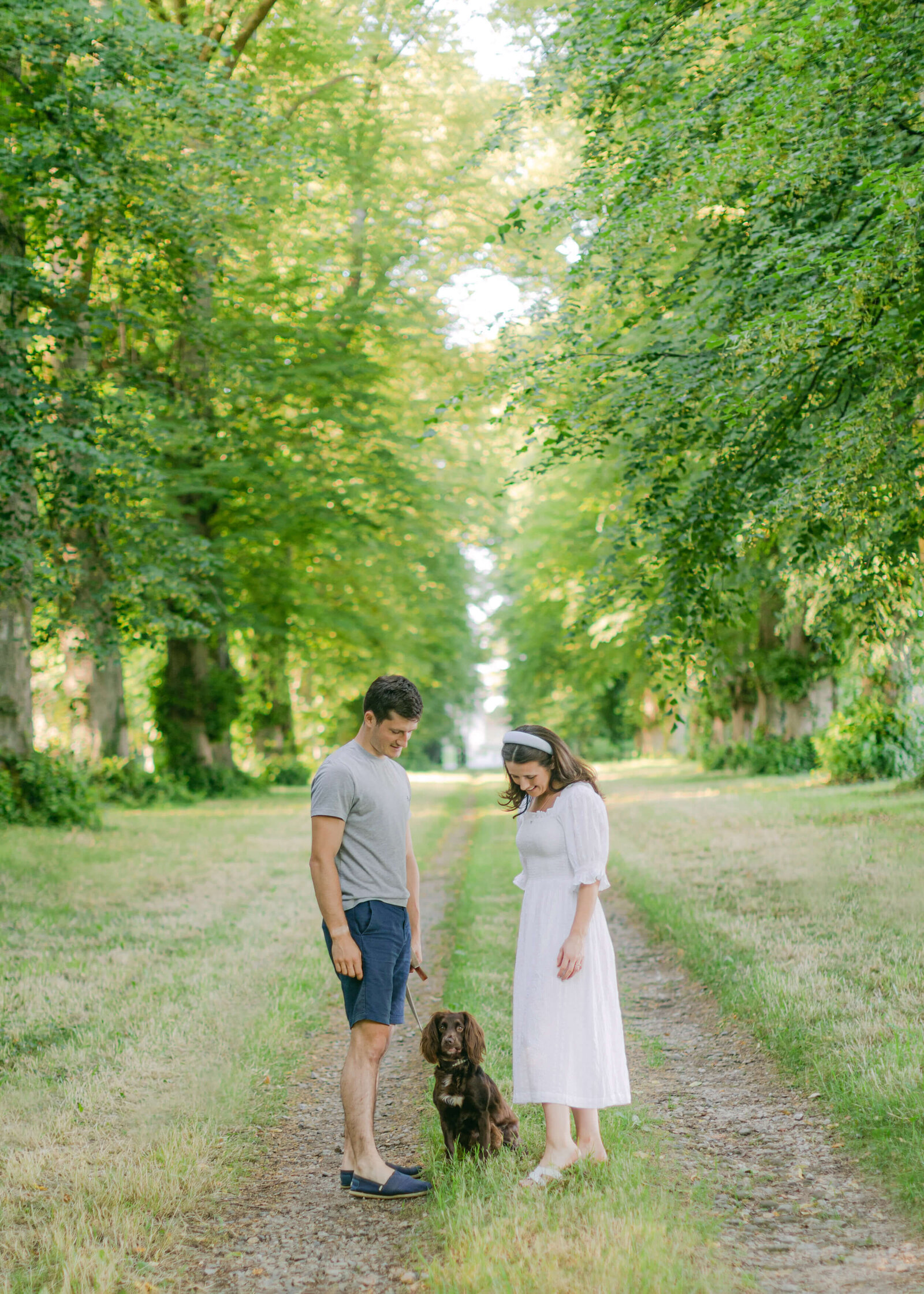 chloe-winstanley-engagement-couples-shoot-countryside-spaniel