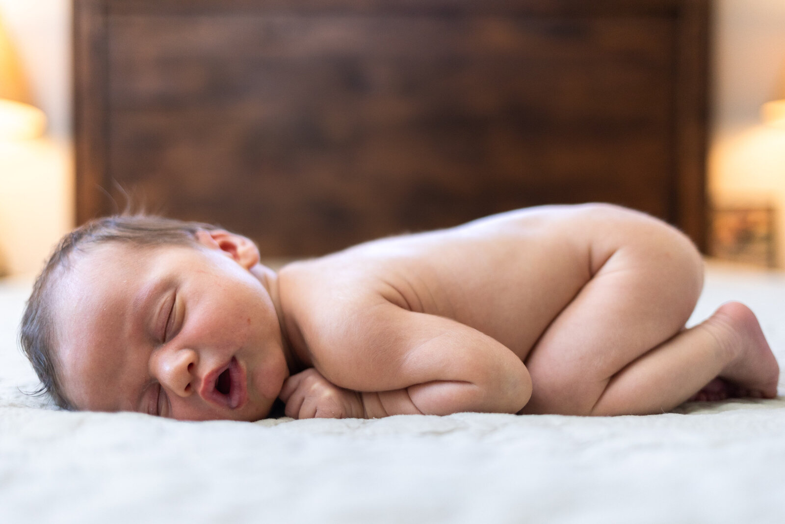 Kansas_City_Newborn_Photography_baby_without_clothing_sleeping_peacefully-18