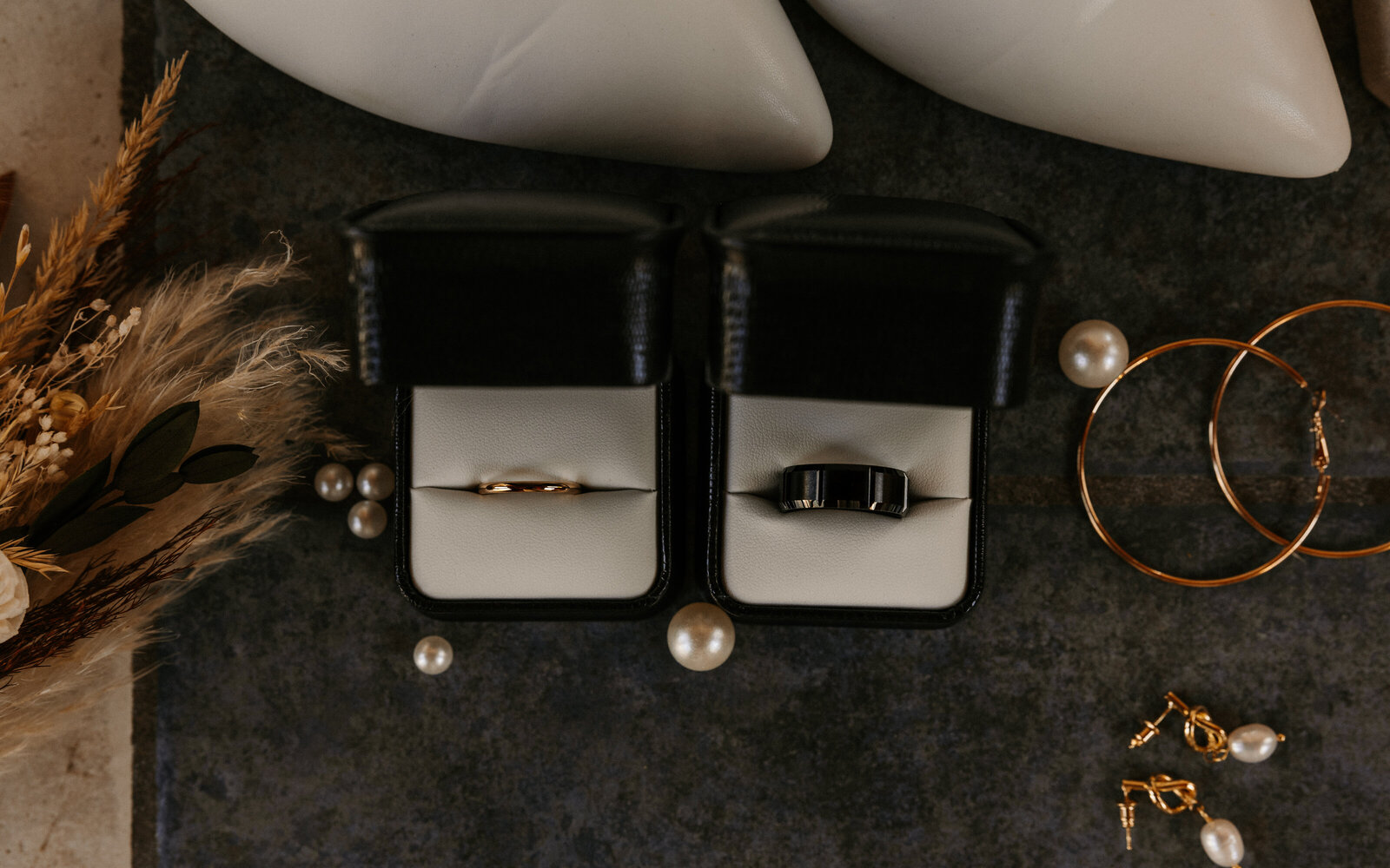 intimate calgary winery wedding danielle boulger photography calgary wedding photographer