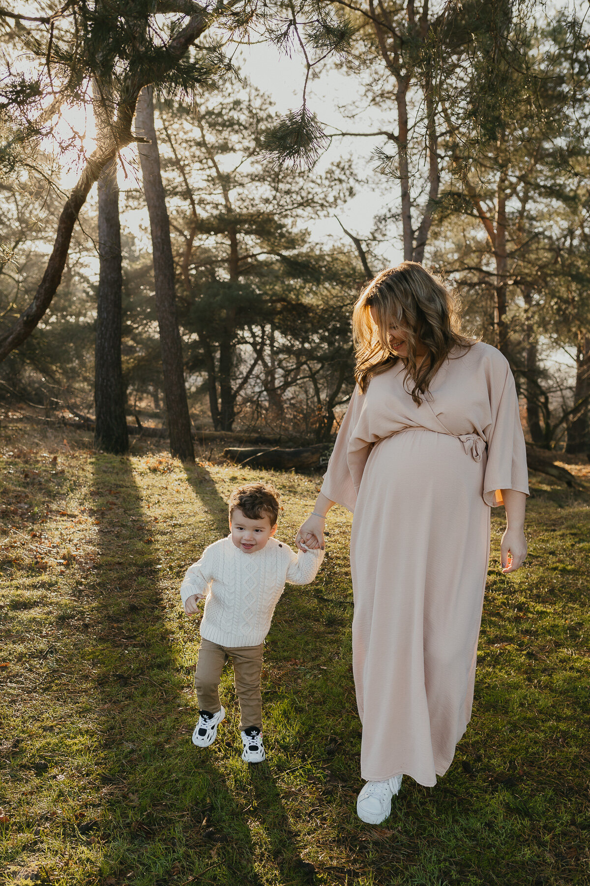 Fotoshoot zwangere mama met peuter