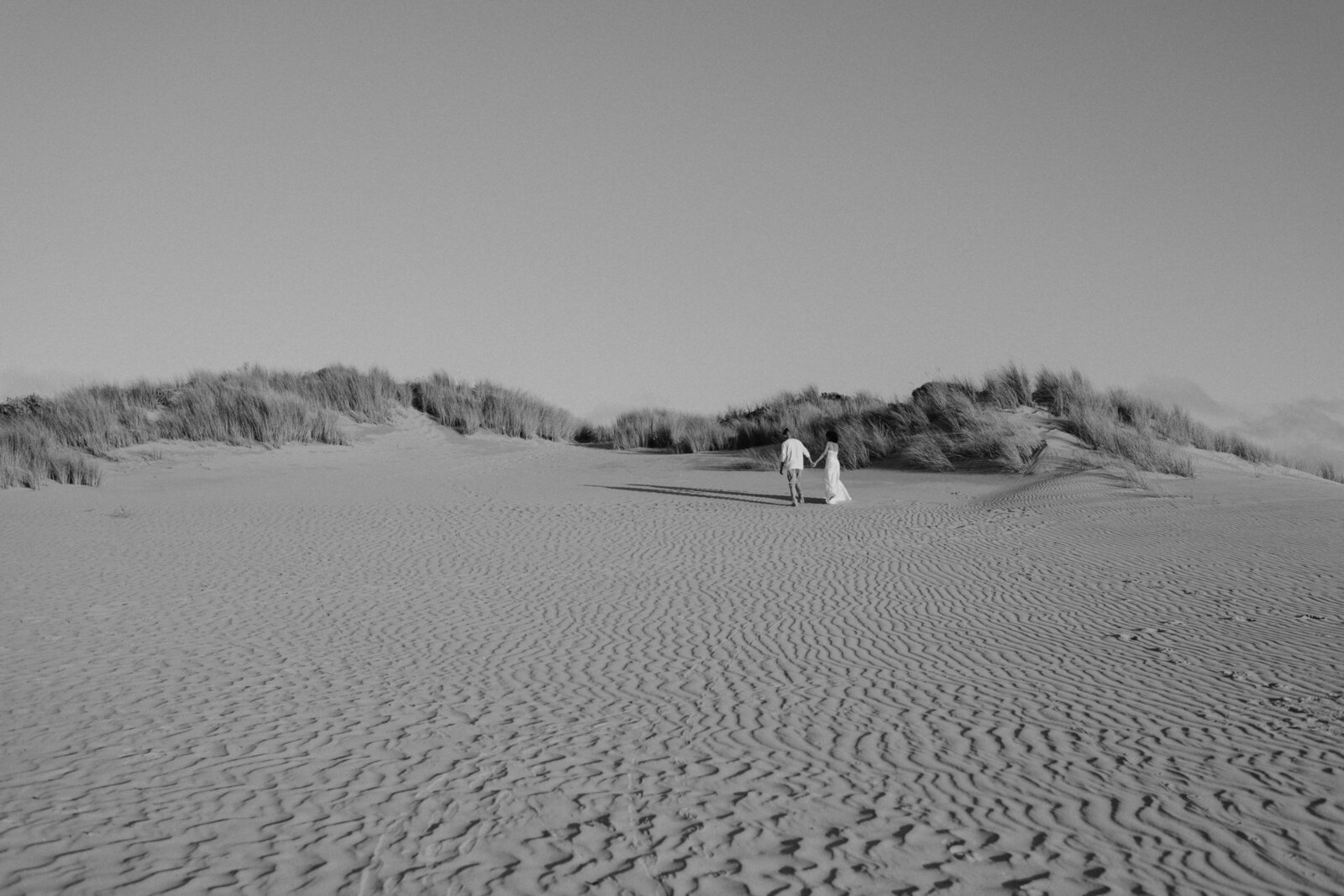 San Francisco sand dunes photos at engagement session.