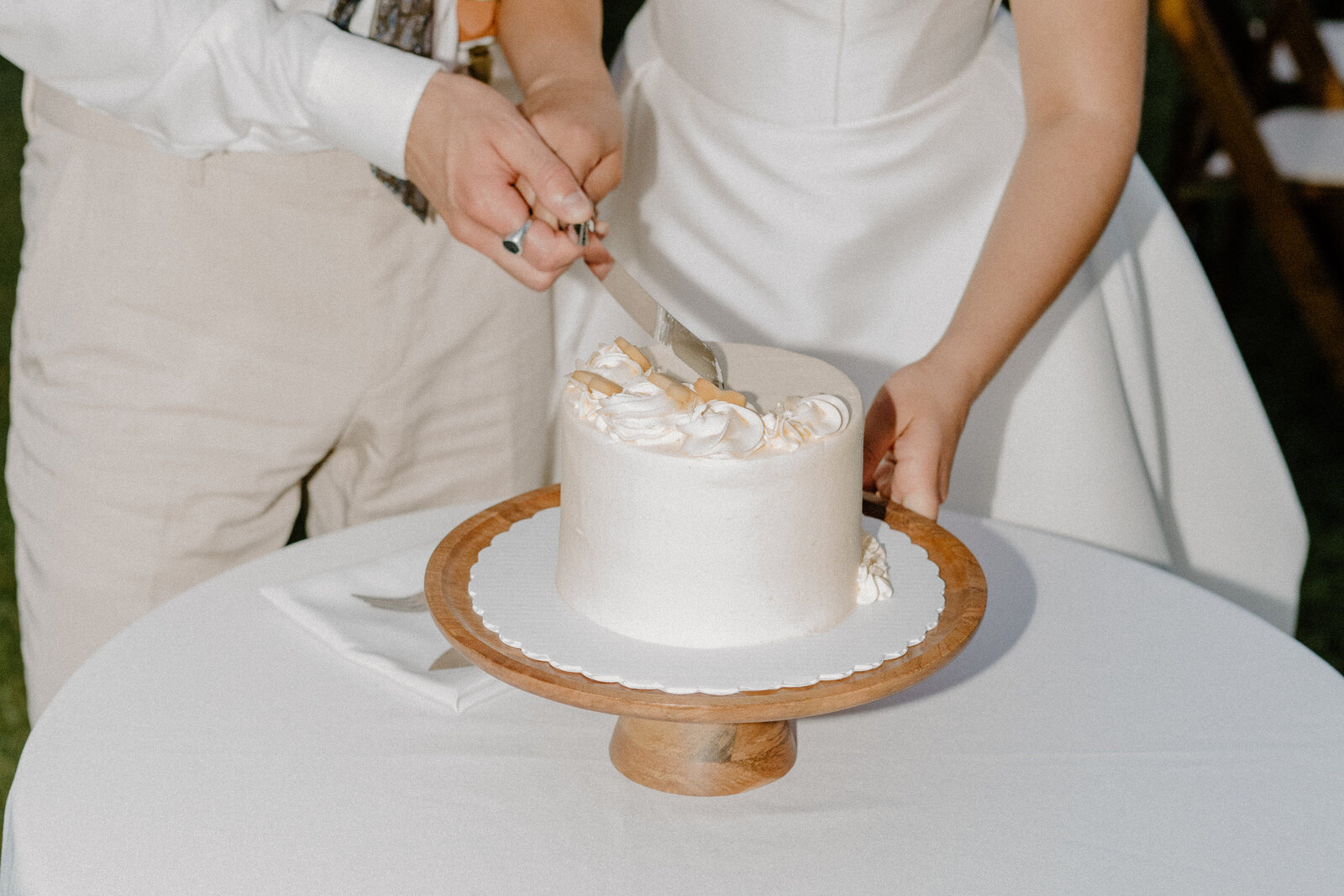 Marina+Jake-CakeCutting-Wedding-Pemberton-BrookeMosPhotography-08790