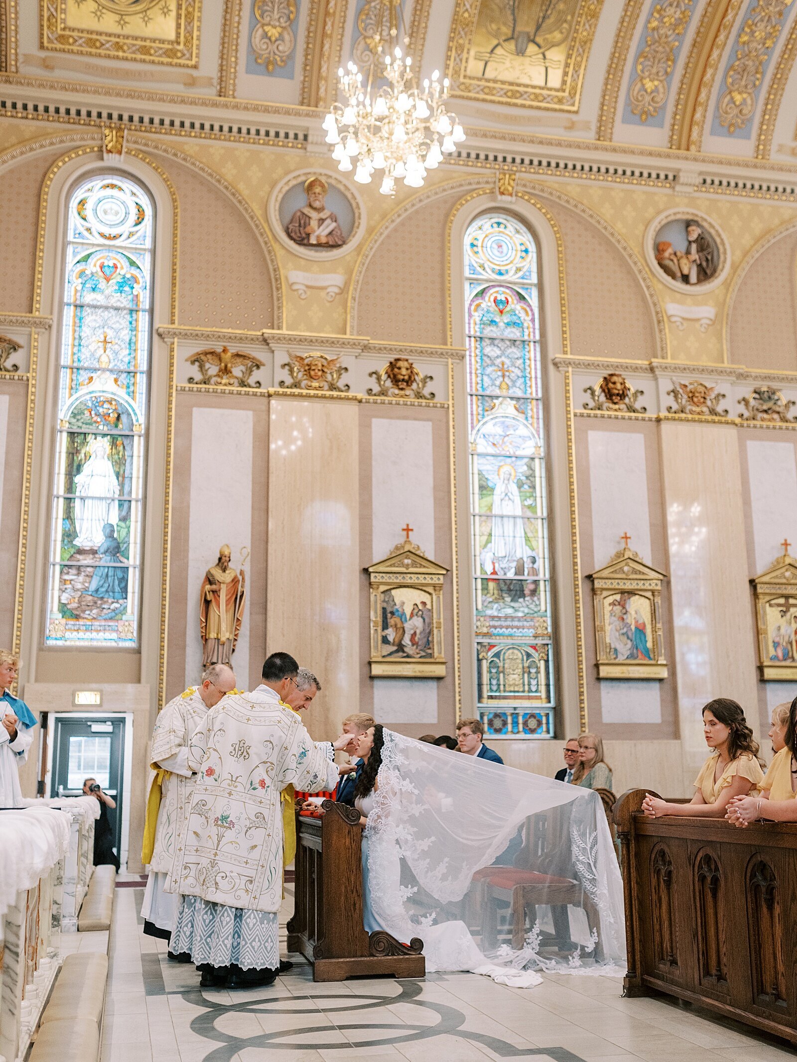 Traditional-Latin-Wedding-Mass-at-St-Stanislaus-in-Milwaukee-Wisconsin_0091