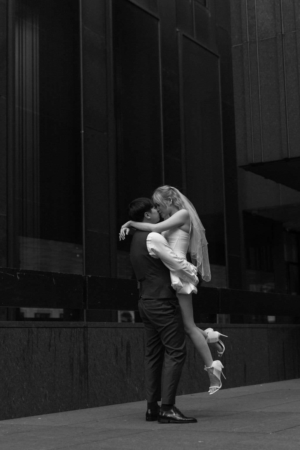 Paris couple photoshoot | paris and montreal wedding photographer | luxury moment photography-5907