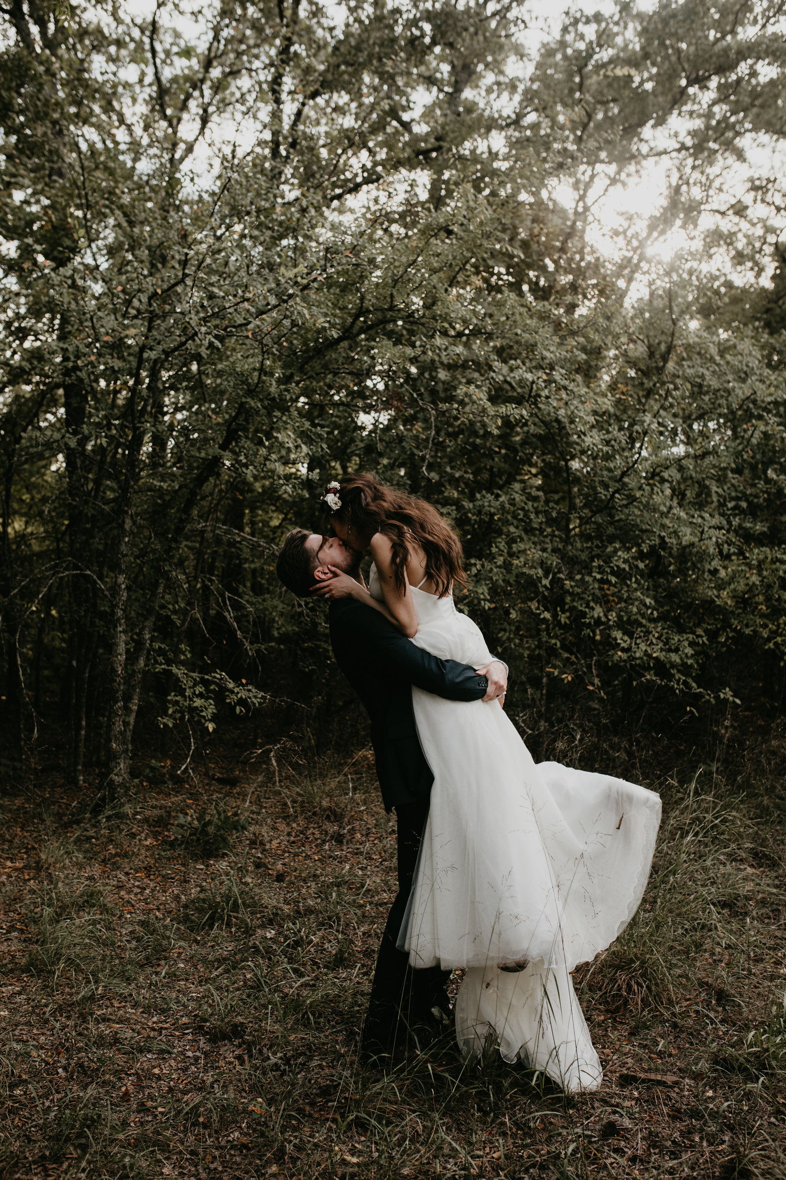 romantic boho fall wedding the grove aubrey texas moth and moonlite photography