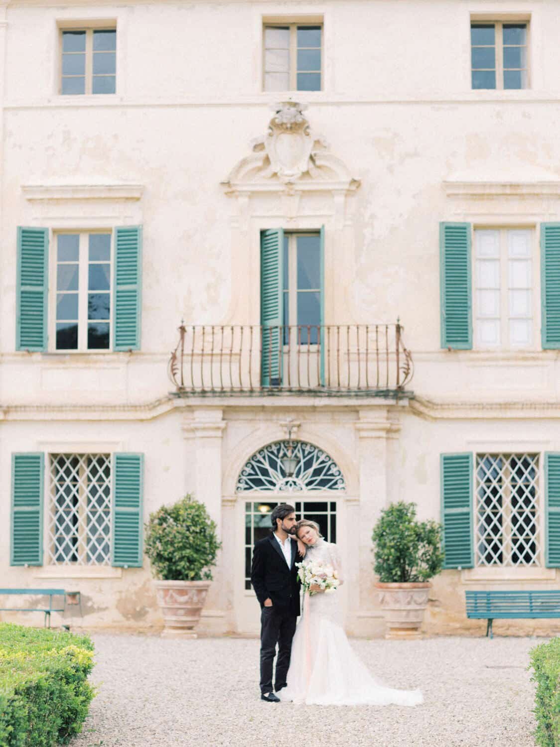 Villa-di-Geggiano-wedding-editorial-Tuscany-Italy087-Palazzo-Eventi-by-Julia-Kaptelova-Photography-014