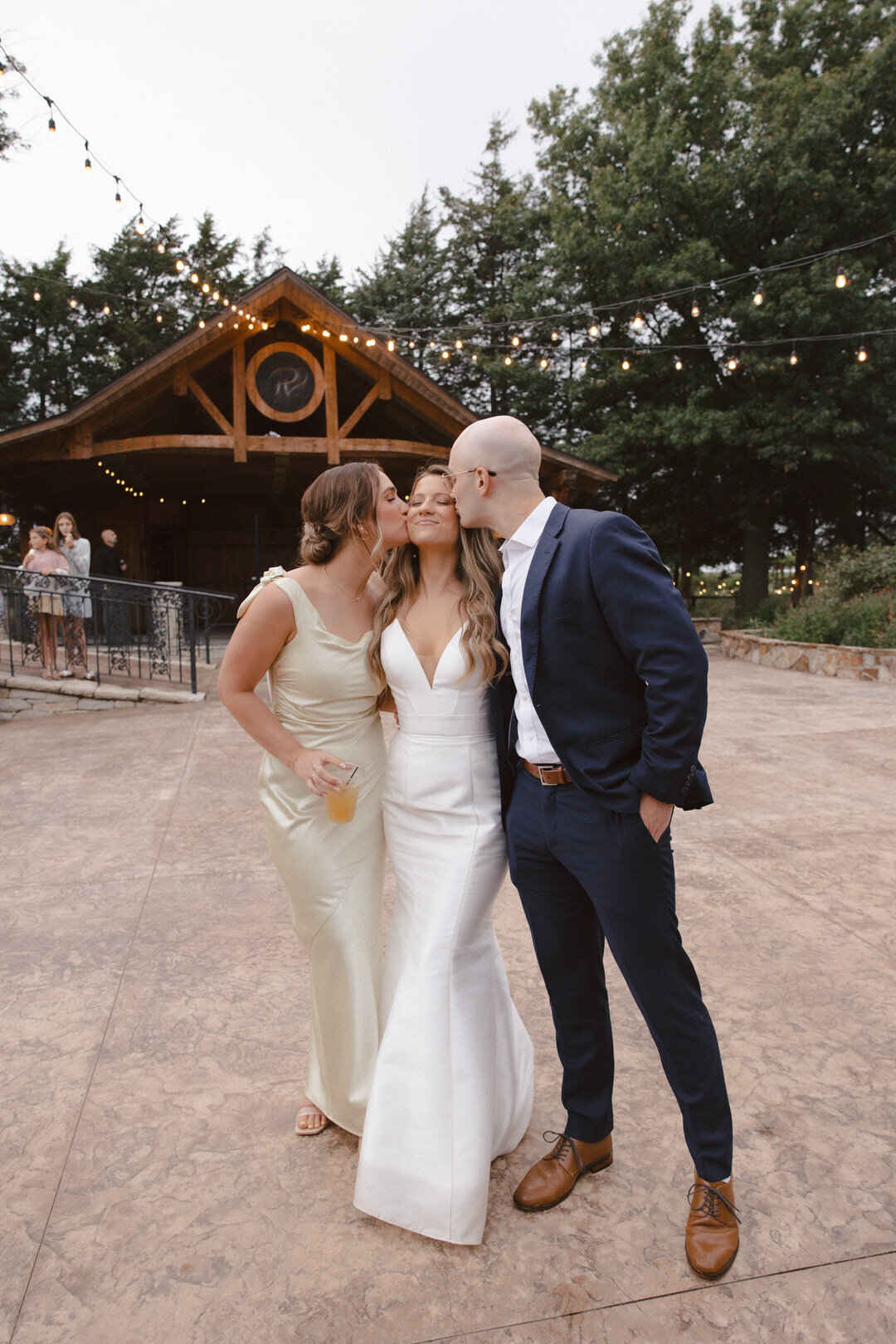 reuben-wedding-teasers-prairie-hill-vineyard-kayxbee-60