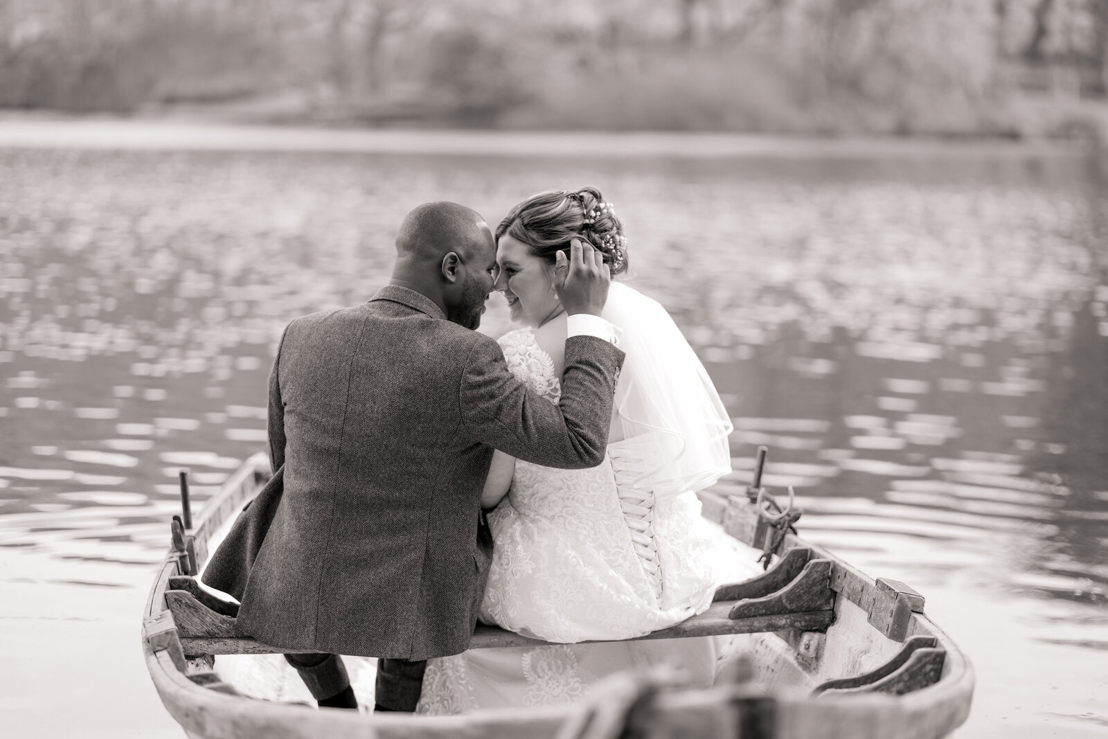 Stunning shot of Melissa & Dexter on a boat in Wyresdale