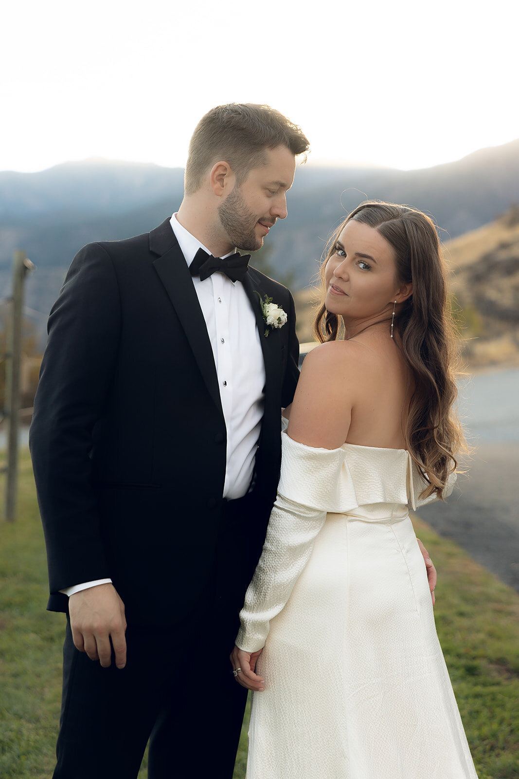 lake-chelan-wedding-photographer-golden-hour-58