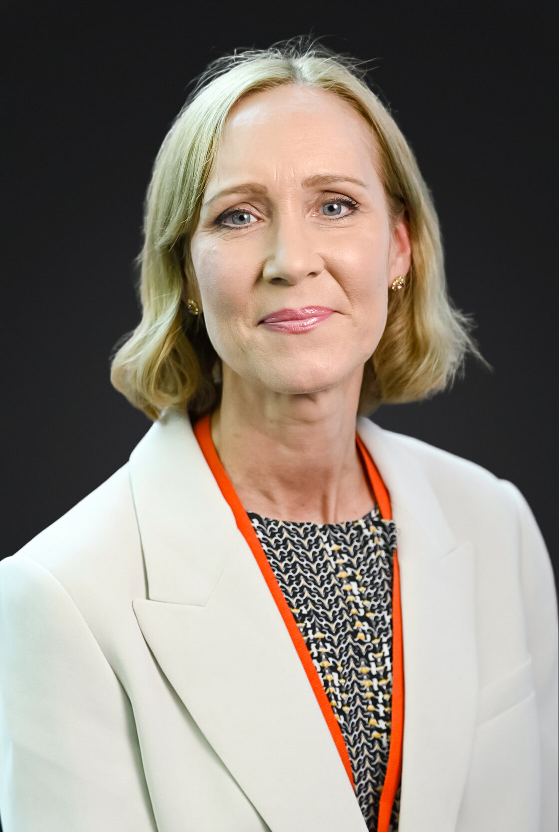 hsbc-professional-headshot-canary-wharf-london-043-marc-james-photography