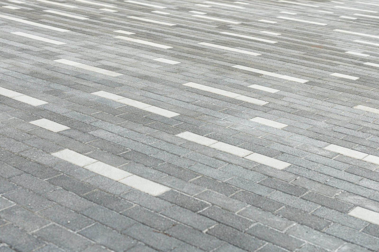 modern-paver-design-installation-little-rock-commercial