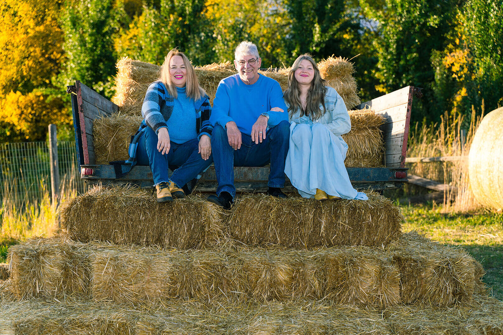 Edmonton_Family_Photographer-hay-Truck