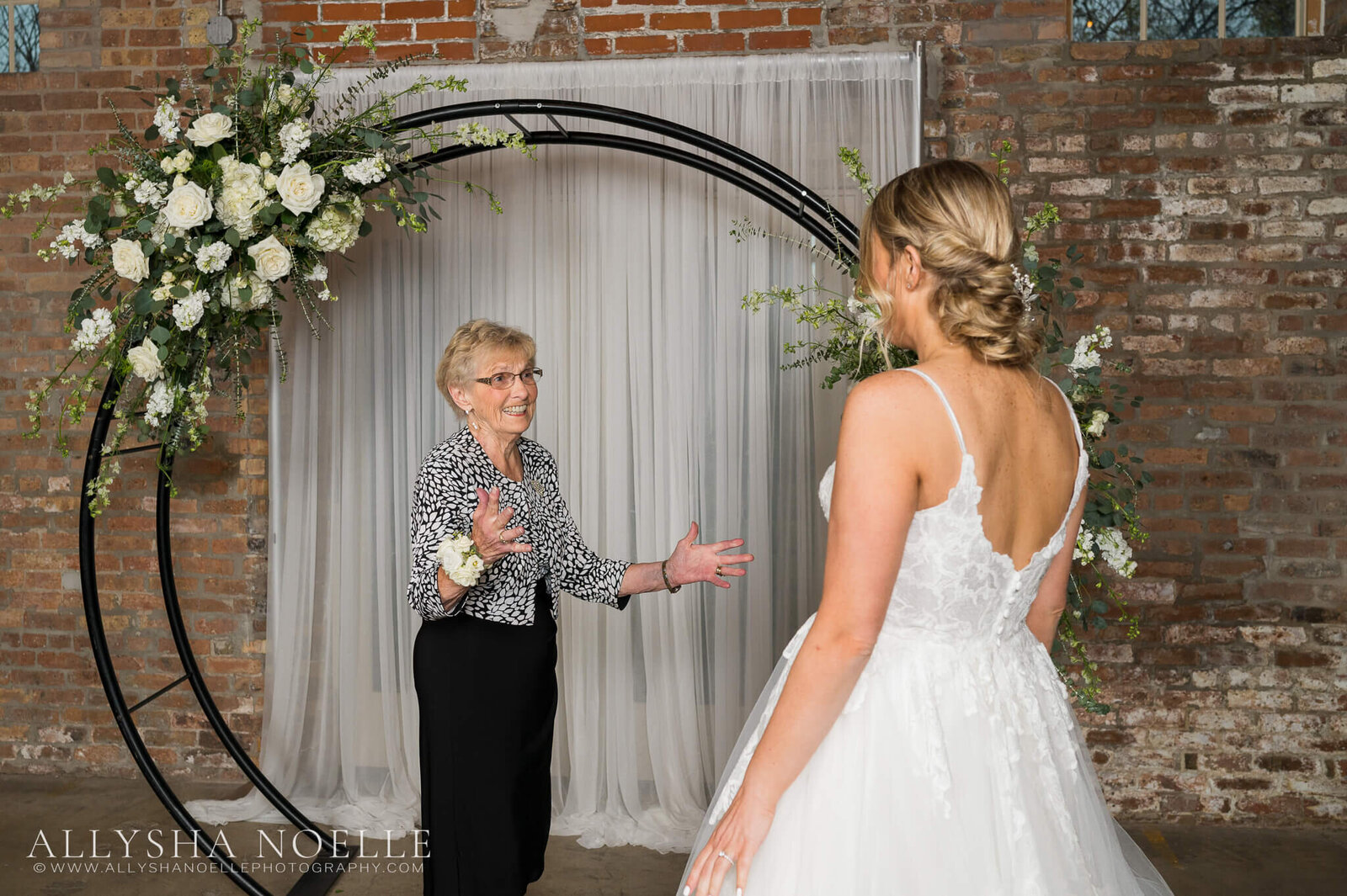 Wedding-at-The-Factory-on-Barclay-in-Milwaukee-0607