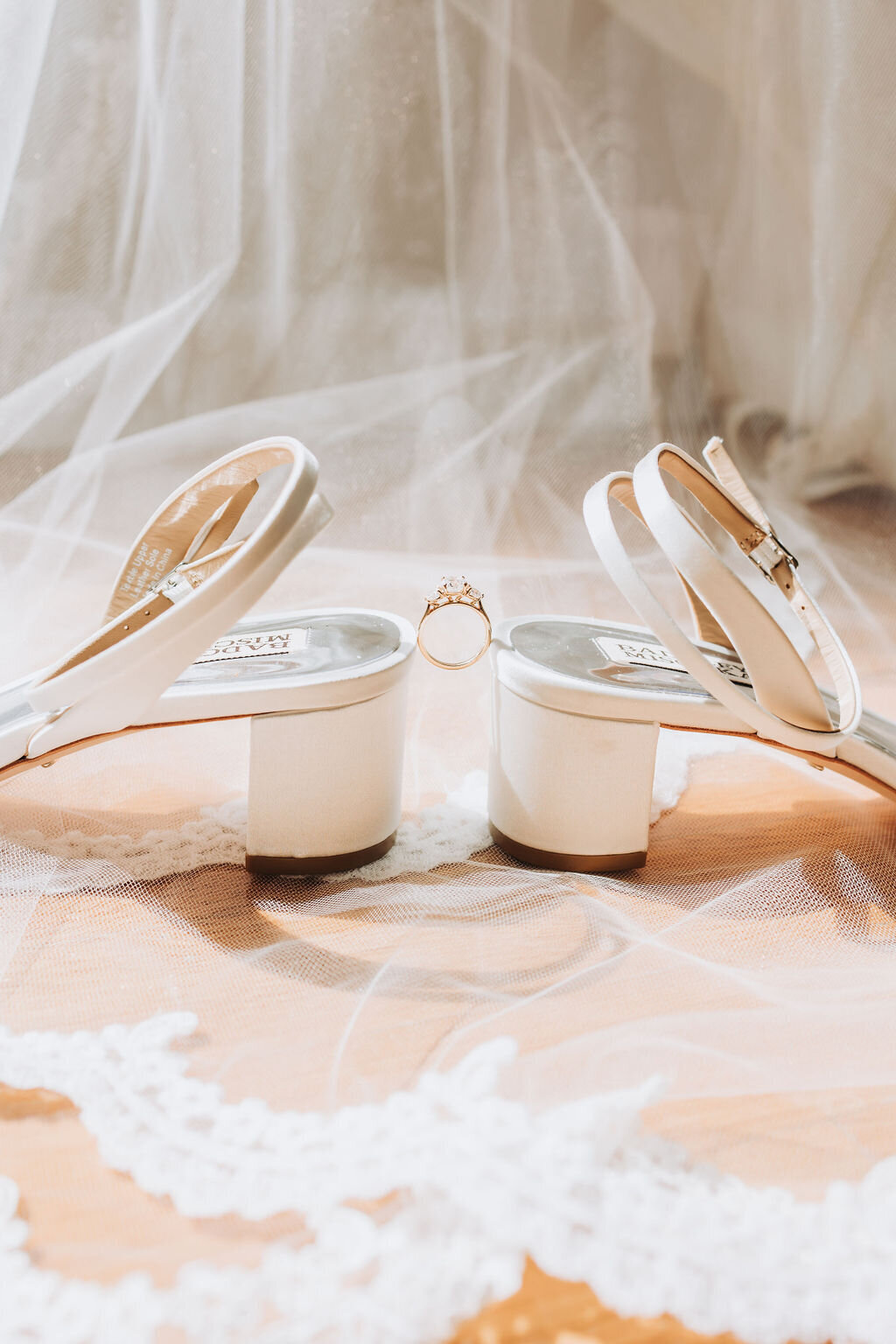 ErinandMike-MariahKastenPhoto-MichiganWeddingPhotographer-13