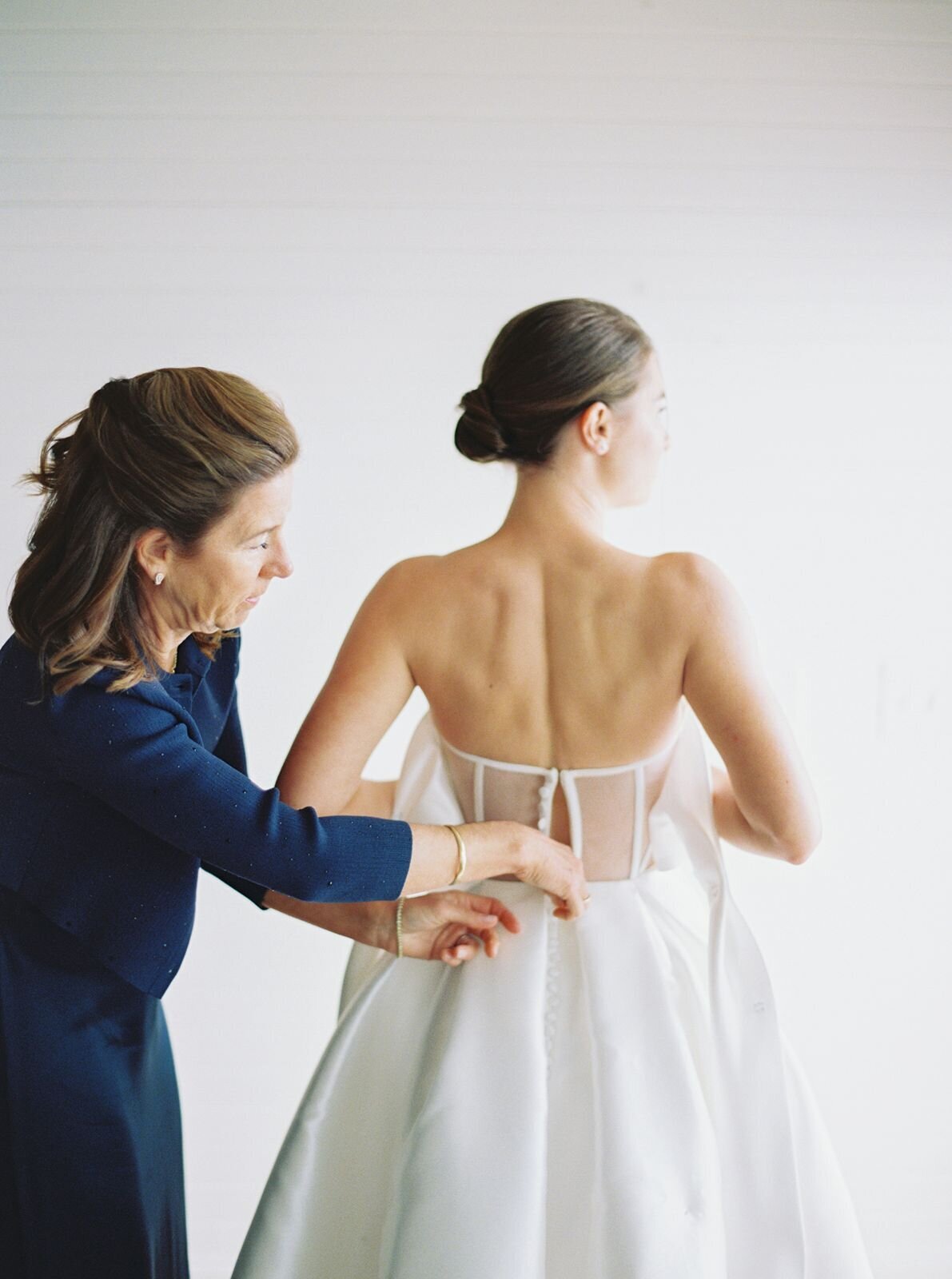 leila-james-events-newport-rhode-island-luxury-wedding-planner-castle-hill-inn-venue-jillian-knight-wedding-photographer-CH0091 copy