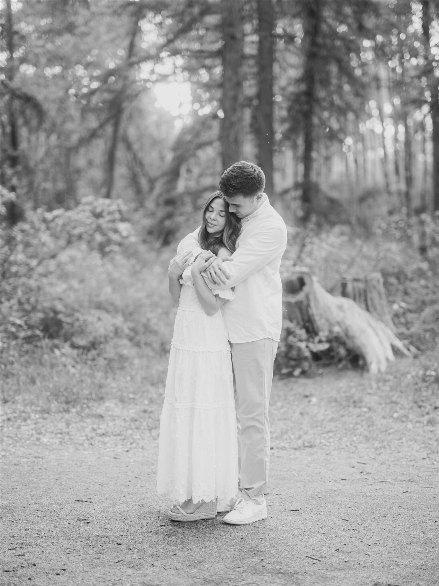 calgary-wedding-photographers-nicole-sarah-forest-engagement-fish-creek-MC-15_websize