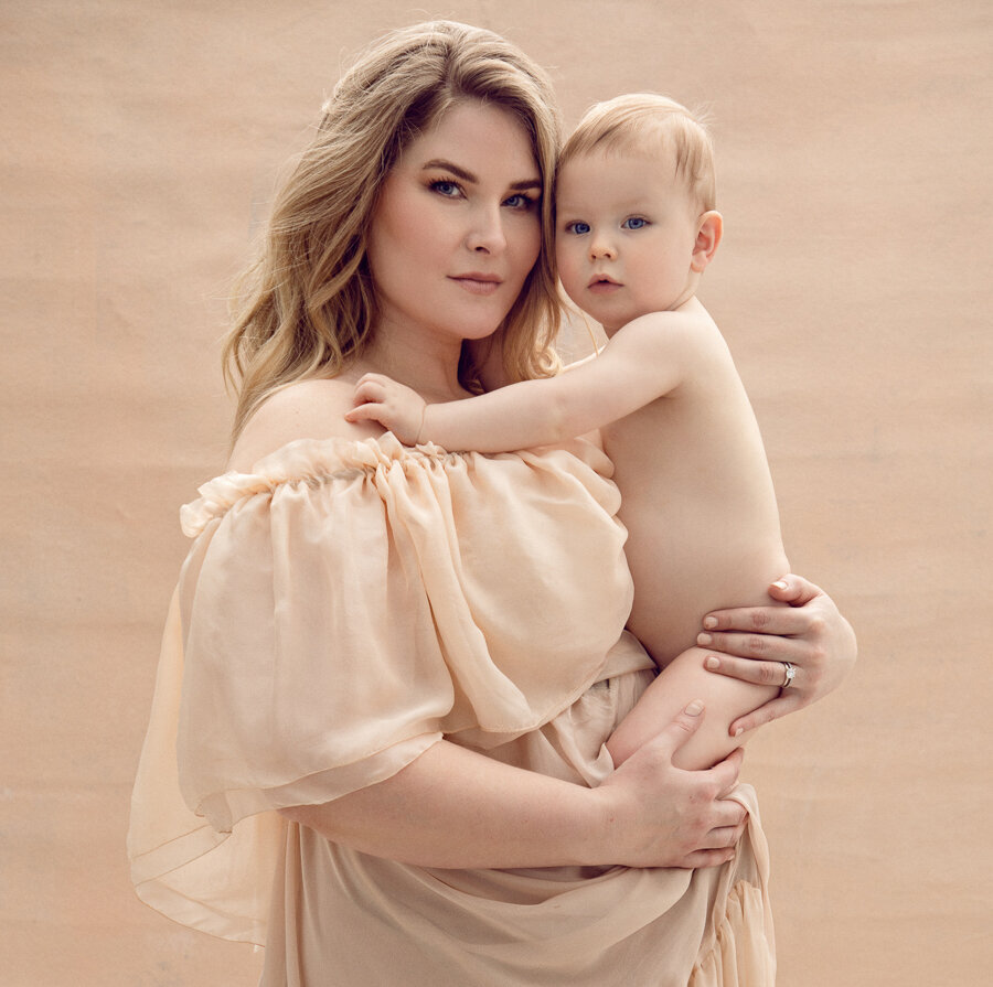 Motherhood portrait photography by Lola Melani in Miami and NYC-10