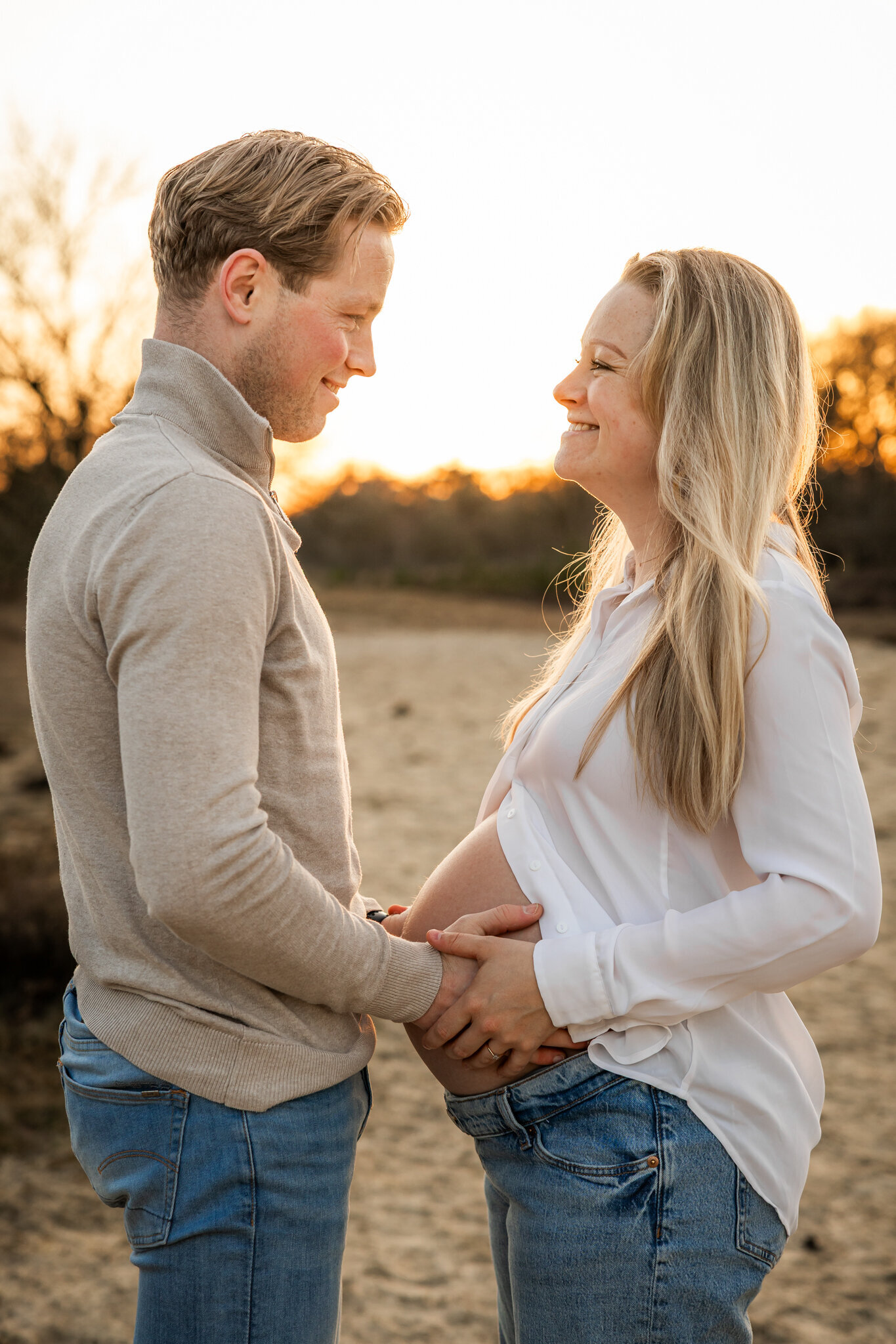 Zwangerschapshoot Den Bosch Goldenhour-11