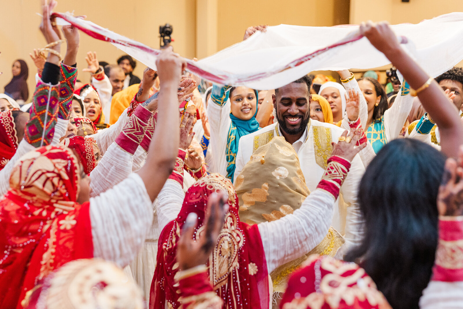 Guests-dancing-with-bride-and-groom