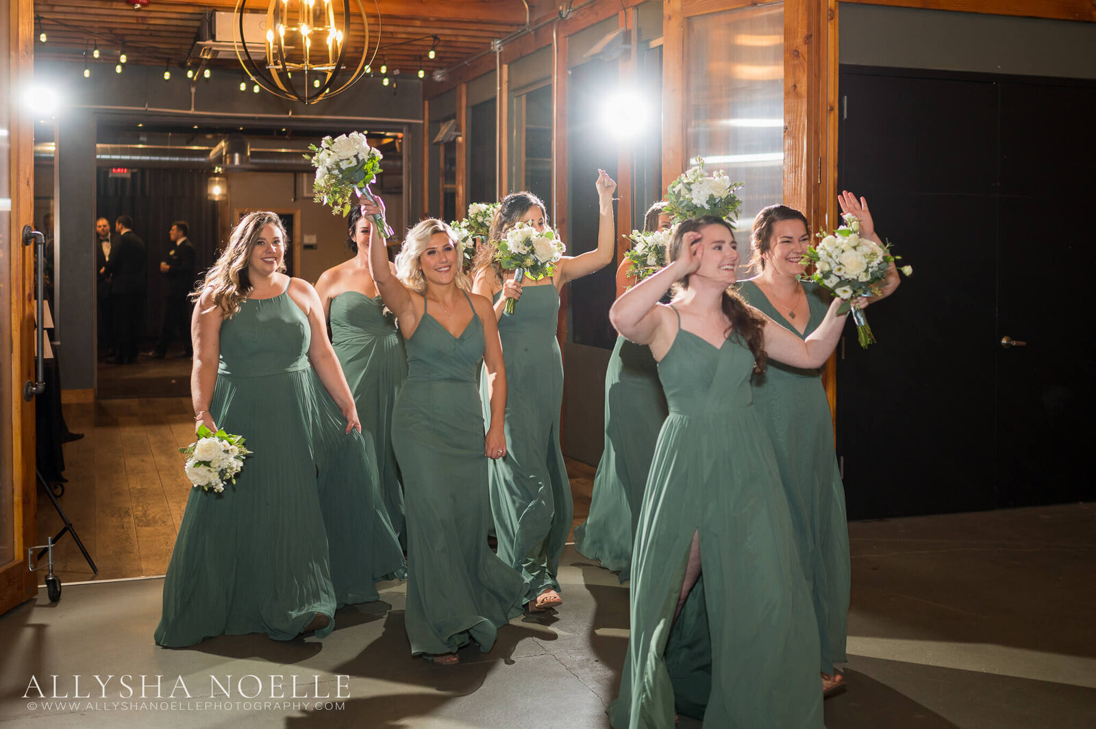 Wedding-at-The-Factory-on-Barclay-in-Milwaukee-0914