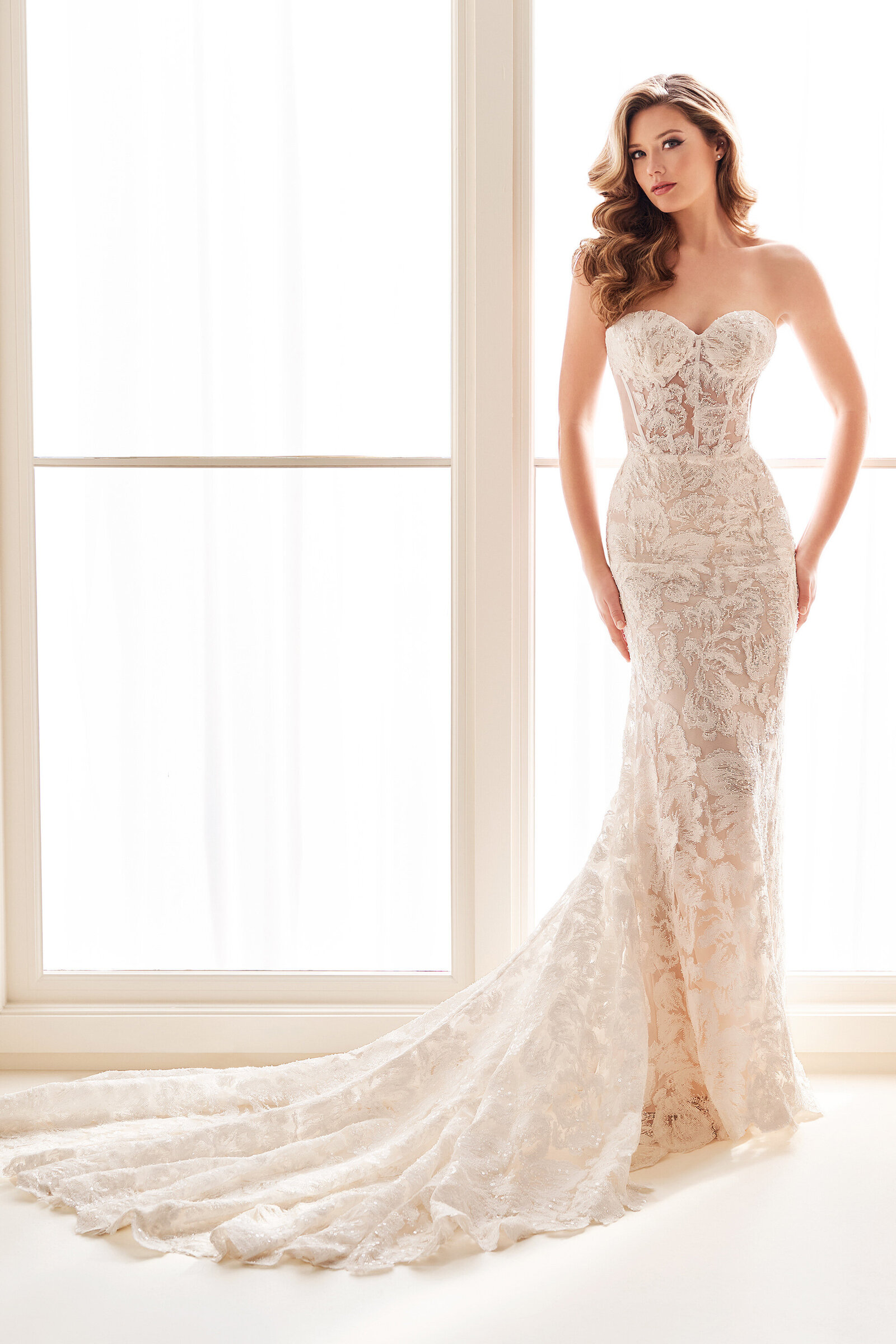 E1002-diamond-white-champagne-a