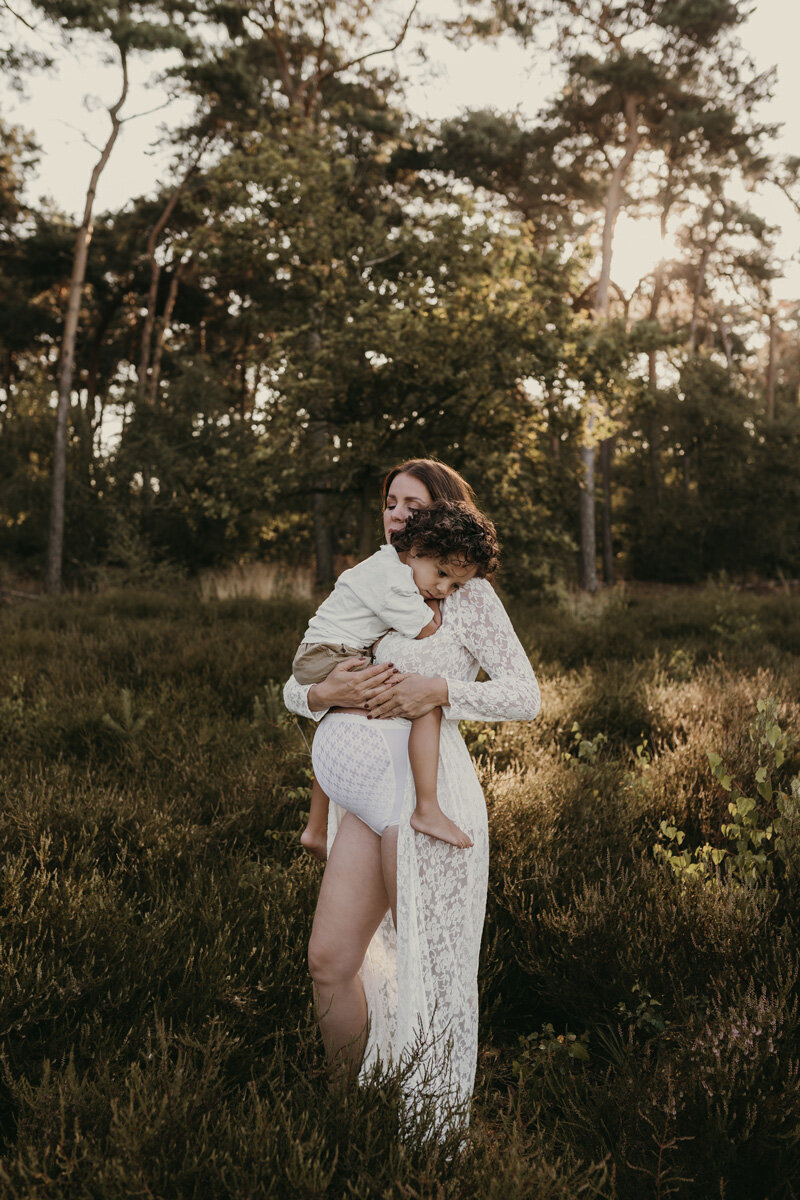 zwangerschapsshoot-zwangerschapsfotograaf-fotograaf-gelderland-fotograaf-brabant-fotograaf-nijmegen-blinkend-beeld