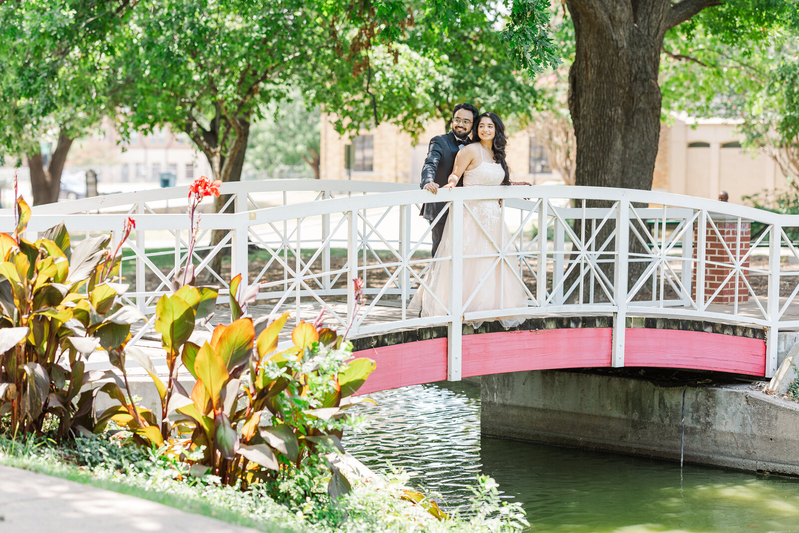 Outdoor-wedding-couple-photography