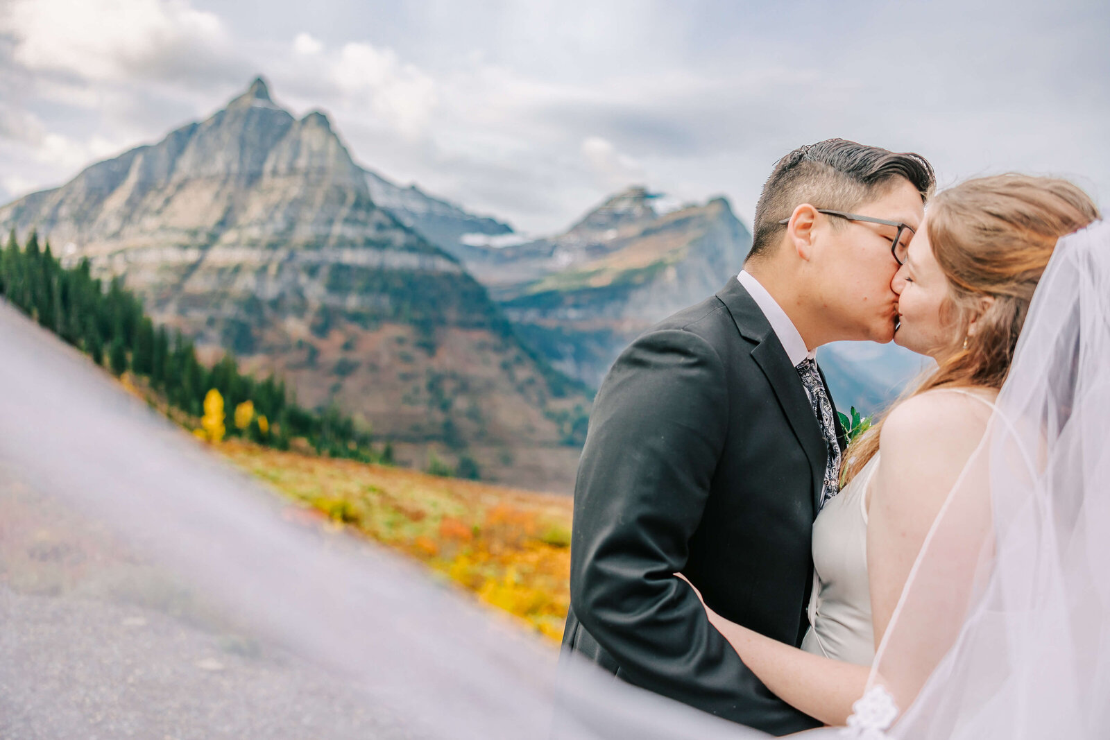 Fall wedding in Glacier National Park (15)