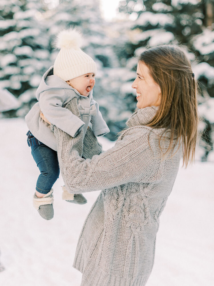 Colorado-Family-Photography-Breckenridge-Mountain-Winter-Family-Photoshoot-Sled13