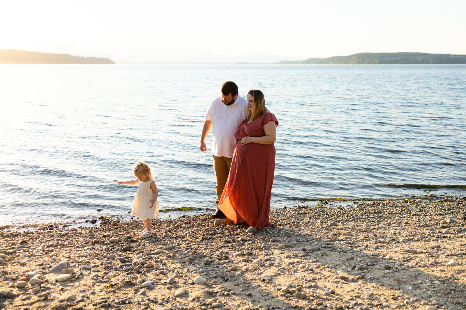 SunsetWashingtonBeachMaternityPhotosFamily-16