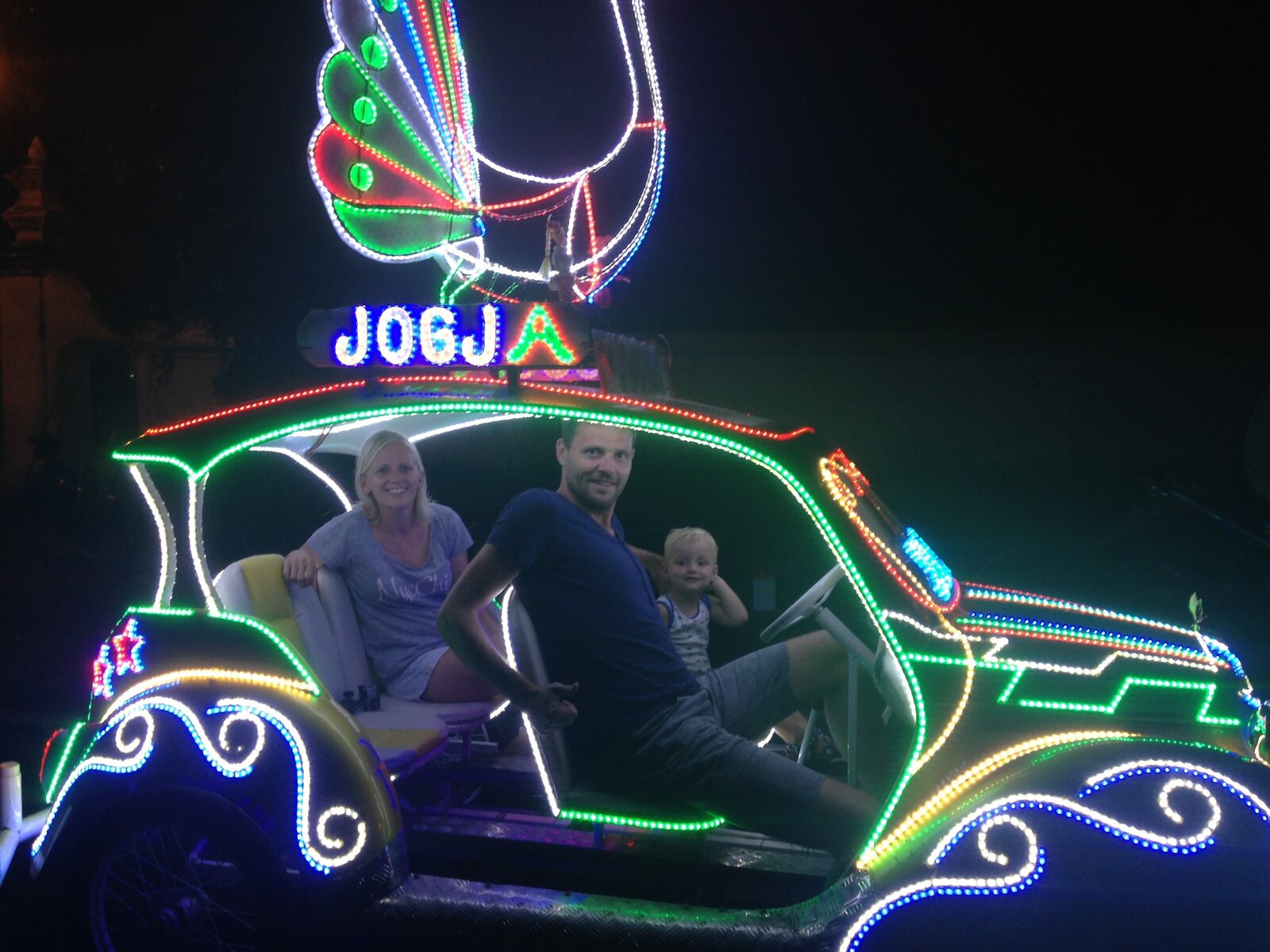 Reis_met_kinderen-Indonesie-Java-Jogjakarta