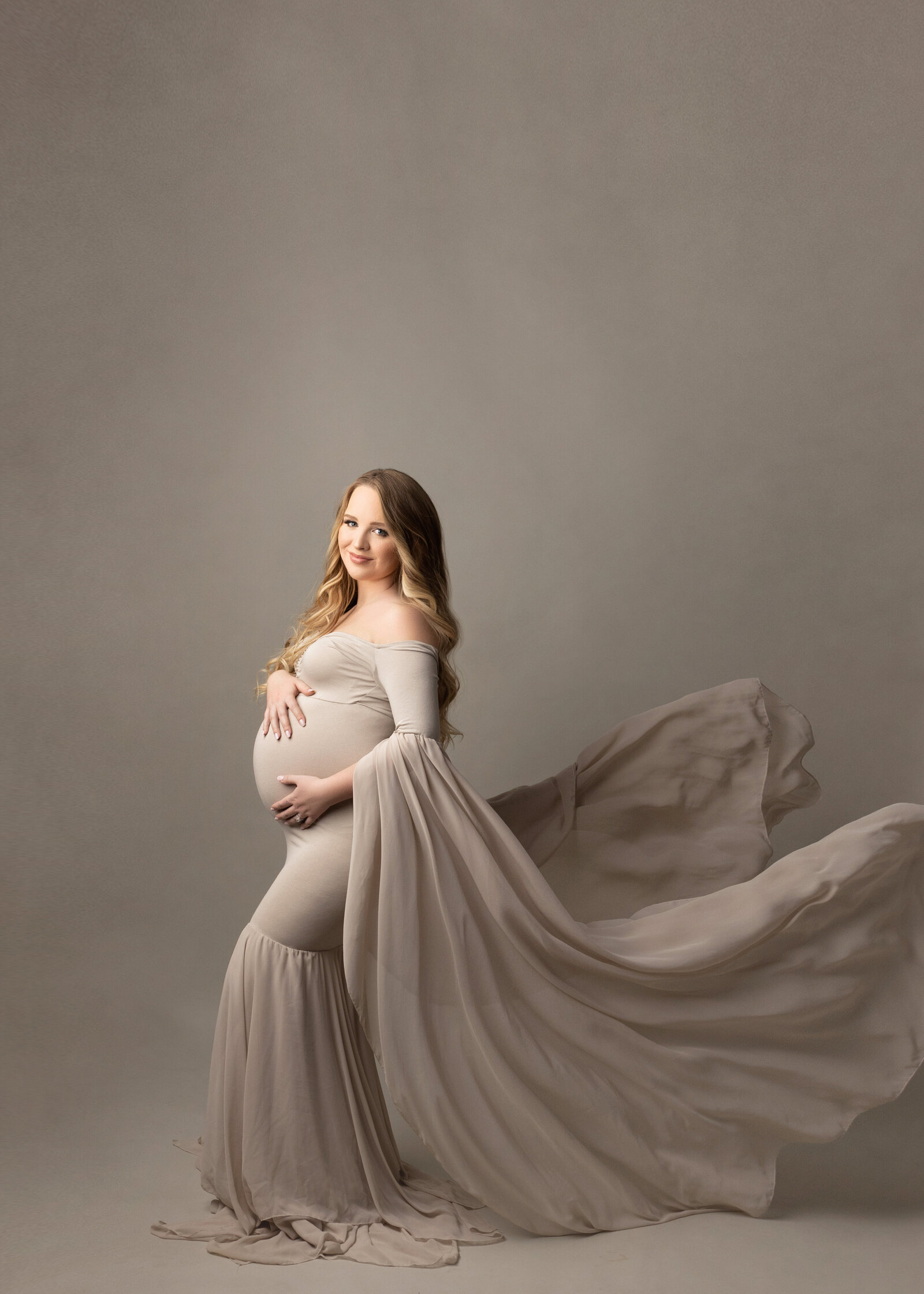 Maternity-Pictures-Studio