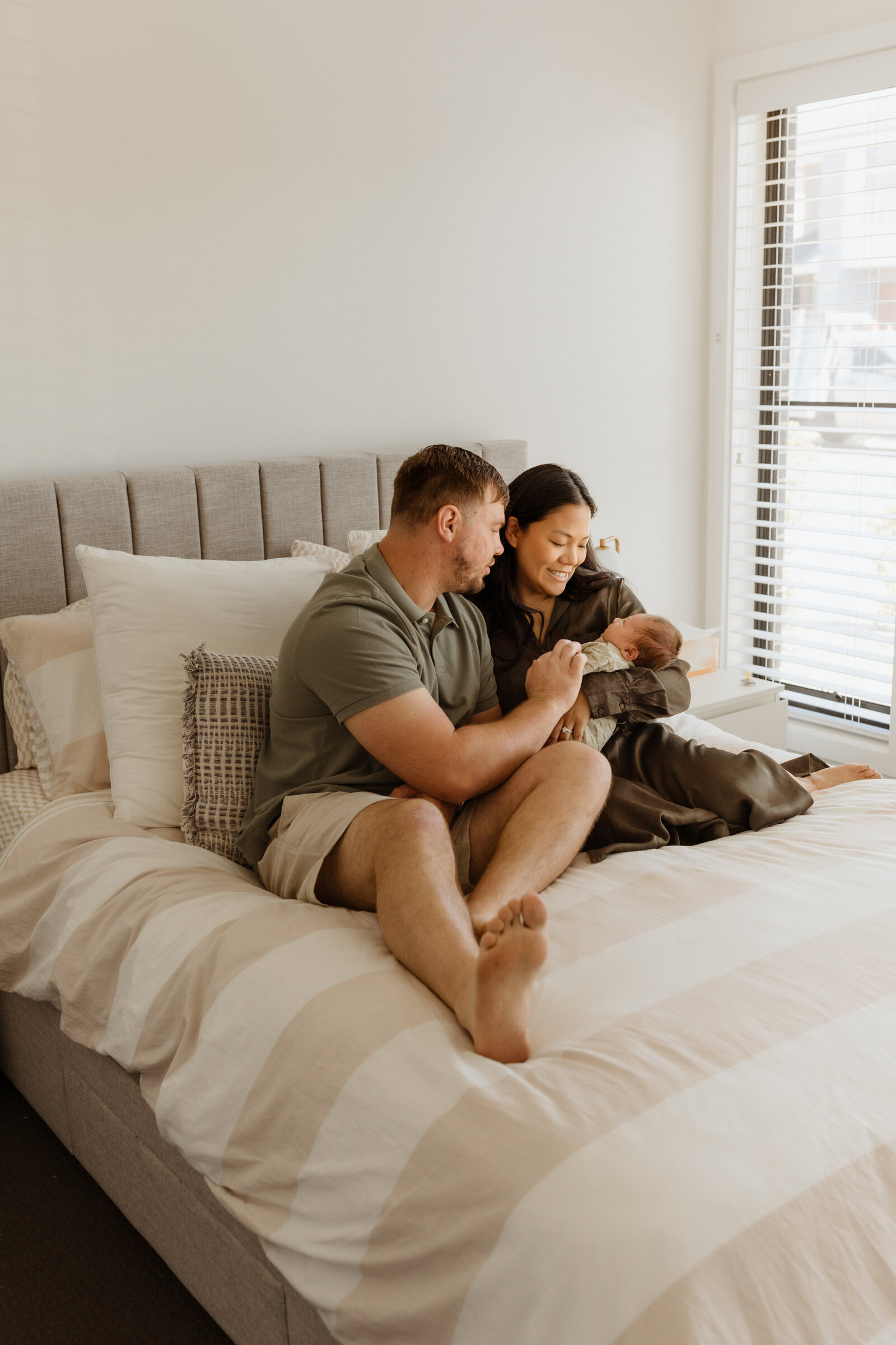newborn-nestled-in-love-hills-district-session