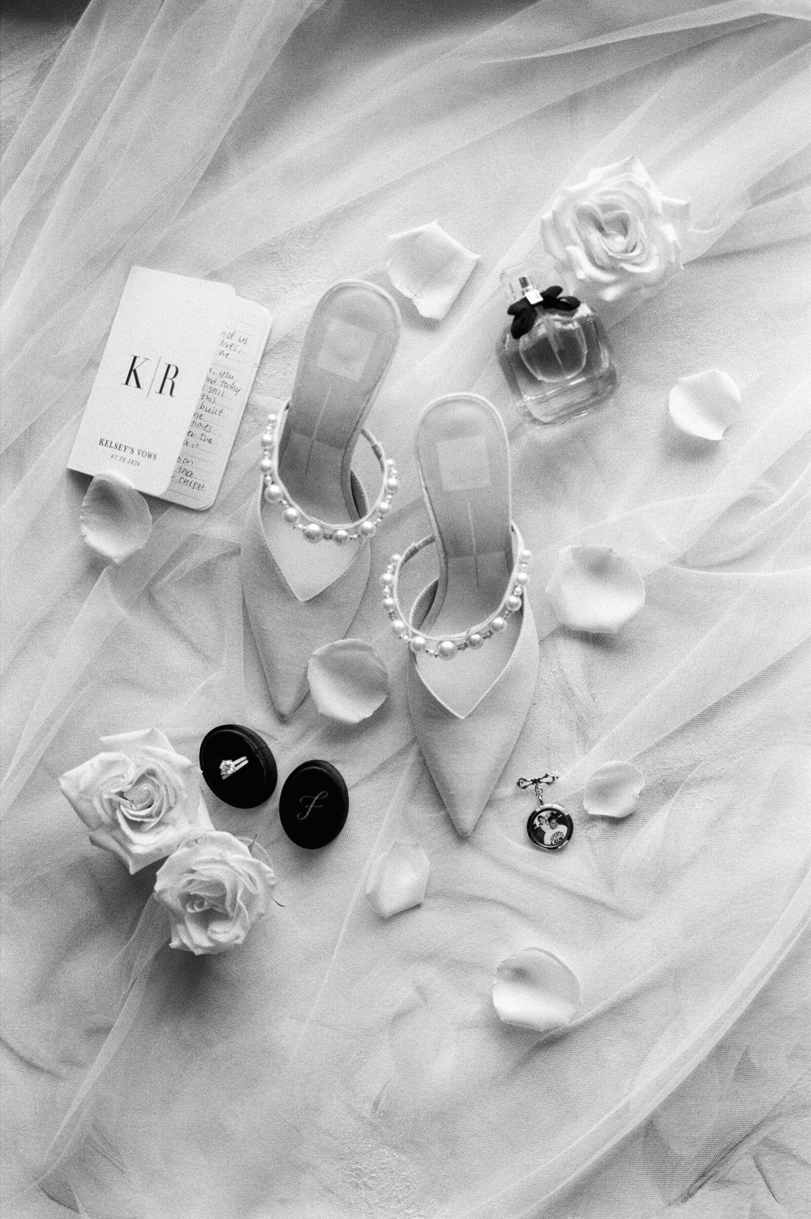 35mm Film Wedding Photography-055-721410010012-2