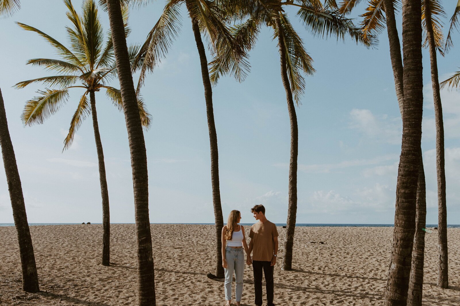 couple eloping in hawaii