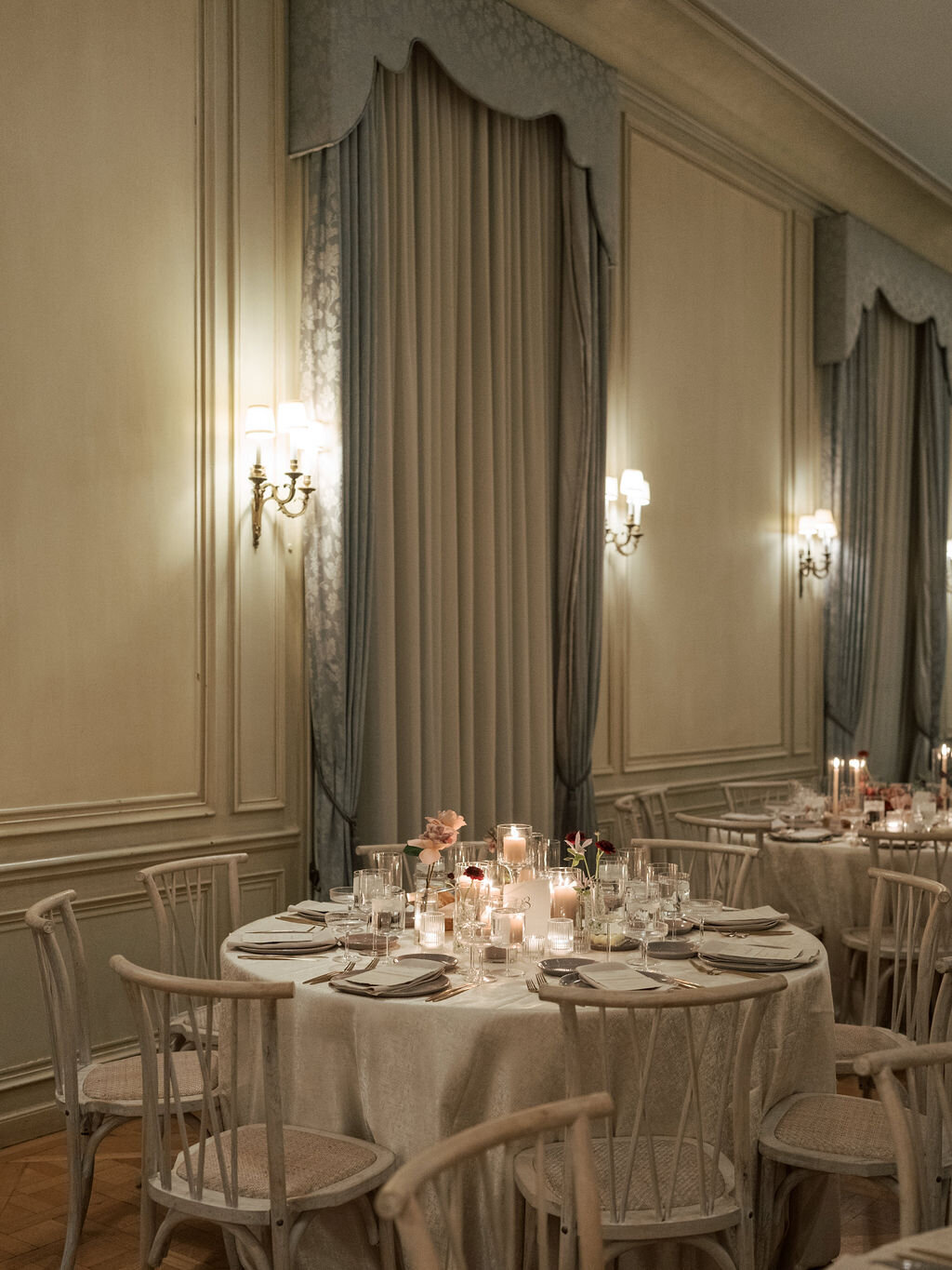 117Kate Campbell Floral Meridian House fall wedding by Greer Gattuso photo reception