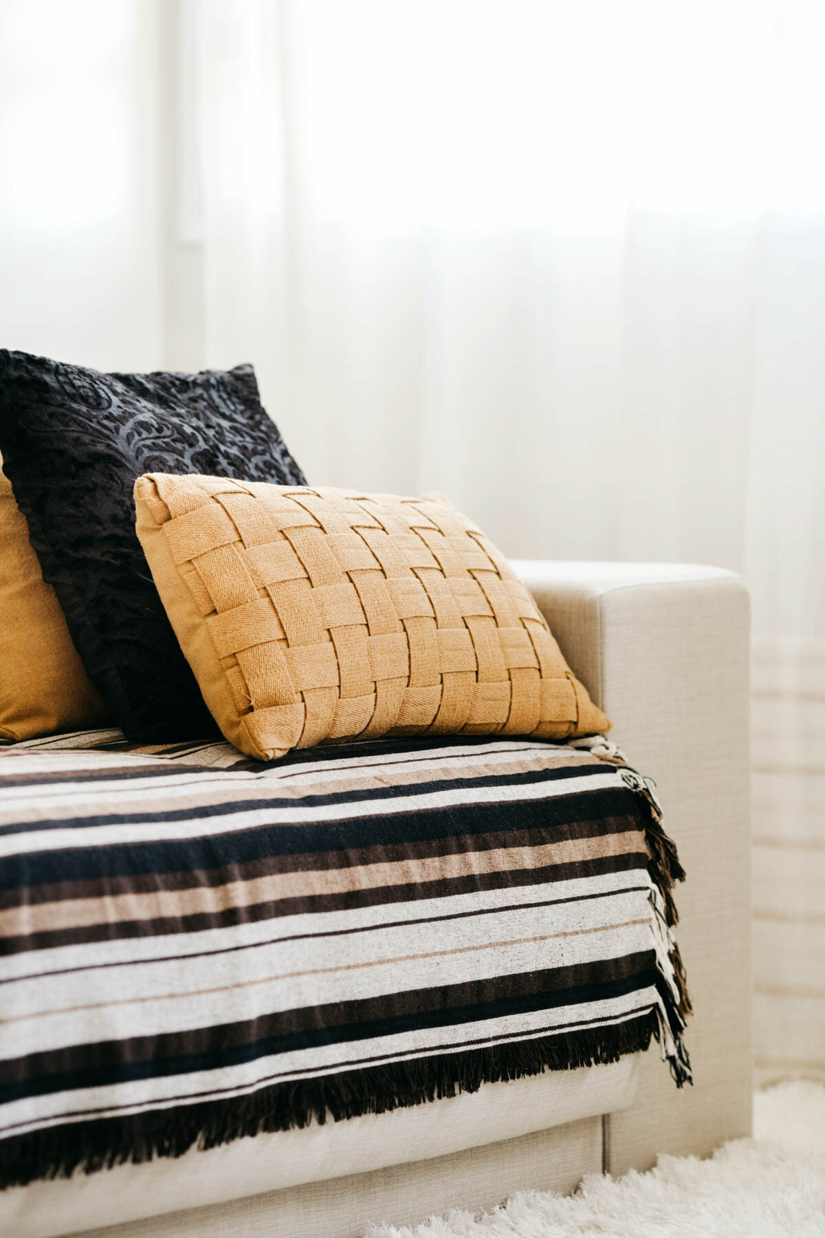 Girlboss-Designer-Interior-Design-Website-Templateq-315