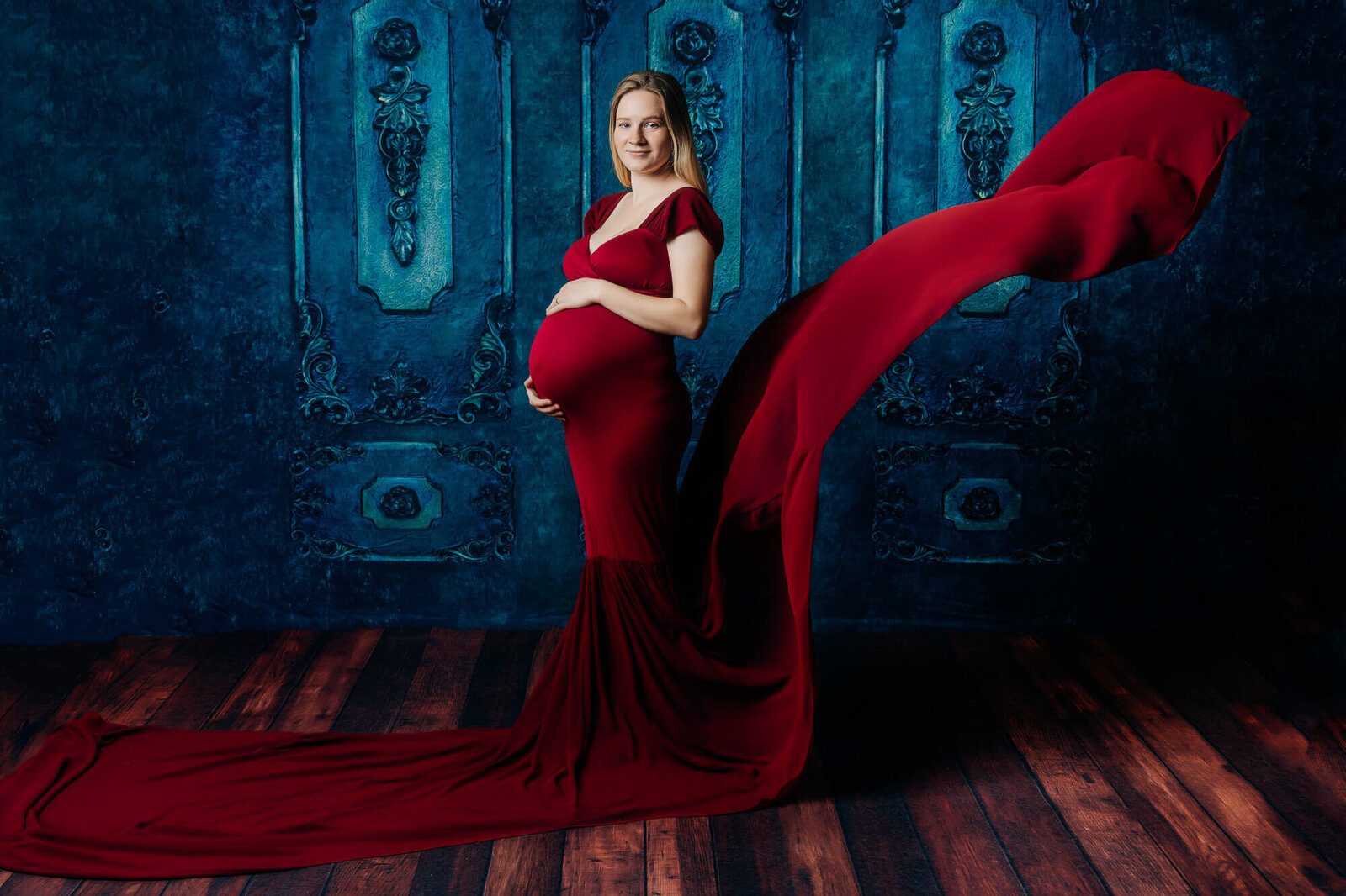 Popular dress toss by Prescott AZ maternity photographer Melissa Byrne
