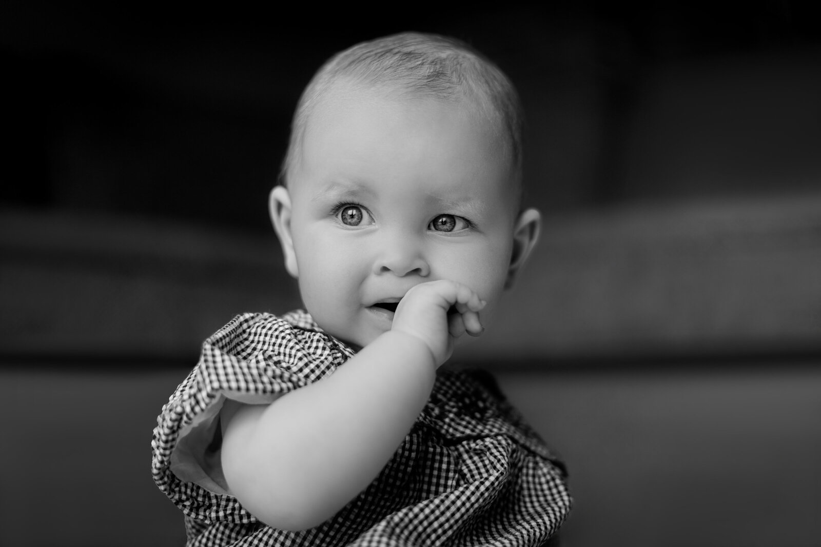 photographe gien  aurore  enfant famille nouveau ne maternite noir et blanc